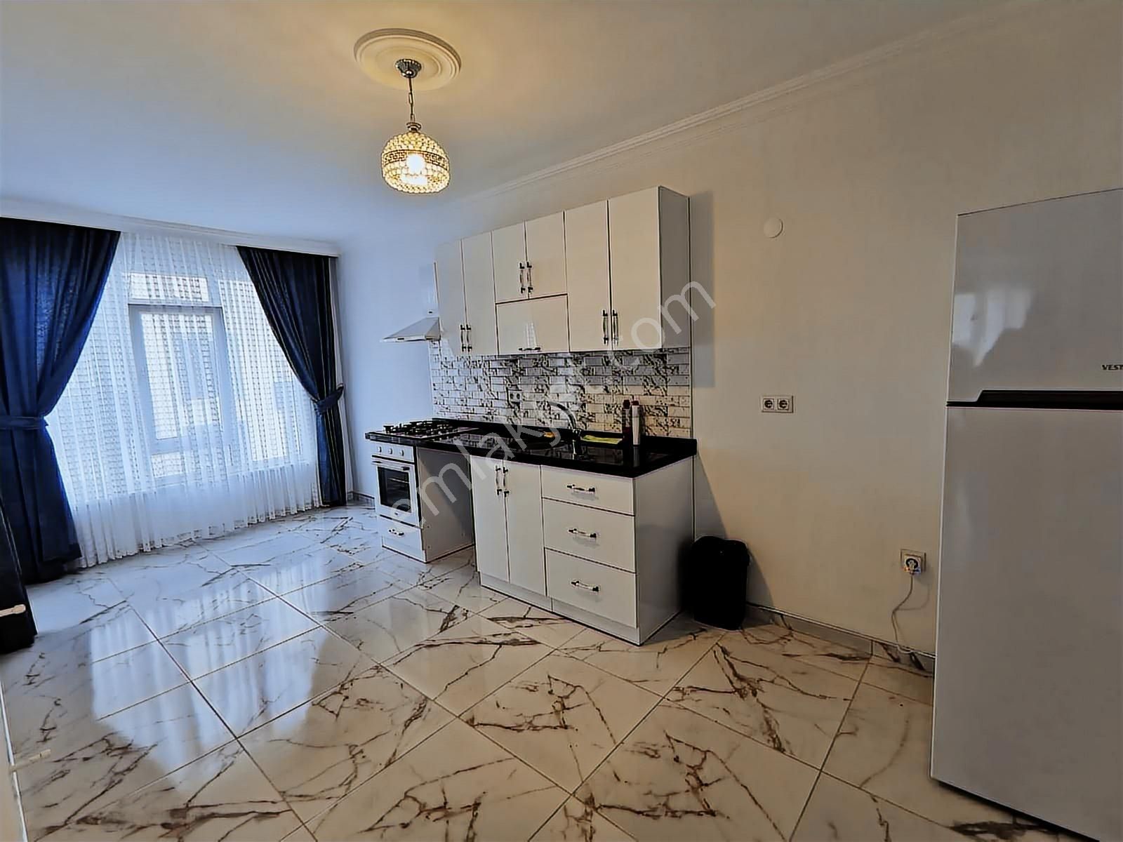 Arsin'de Site İçerisinde Eşyalı Satılık Daire - Görsel 5