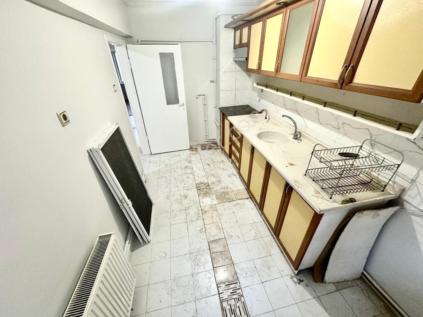 Akşemsettin Mah Ara Katta Satılık Yatırımlık Daire