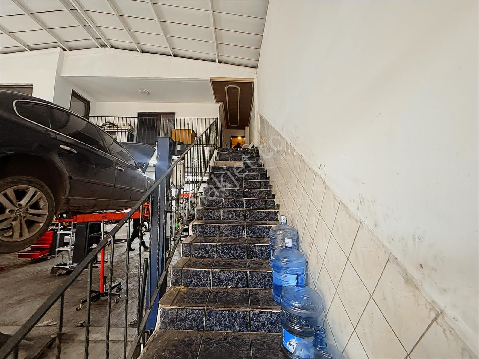 Köşe Dükkan Muhteşem Loksayon Oto Servis - Görsel 12