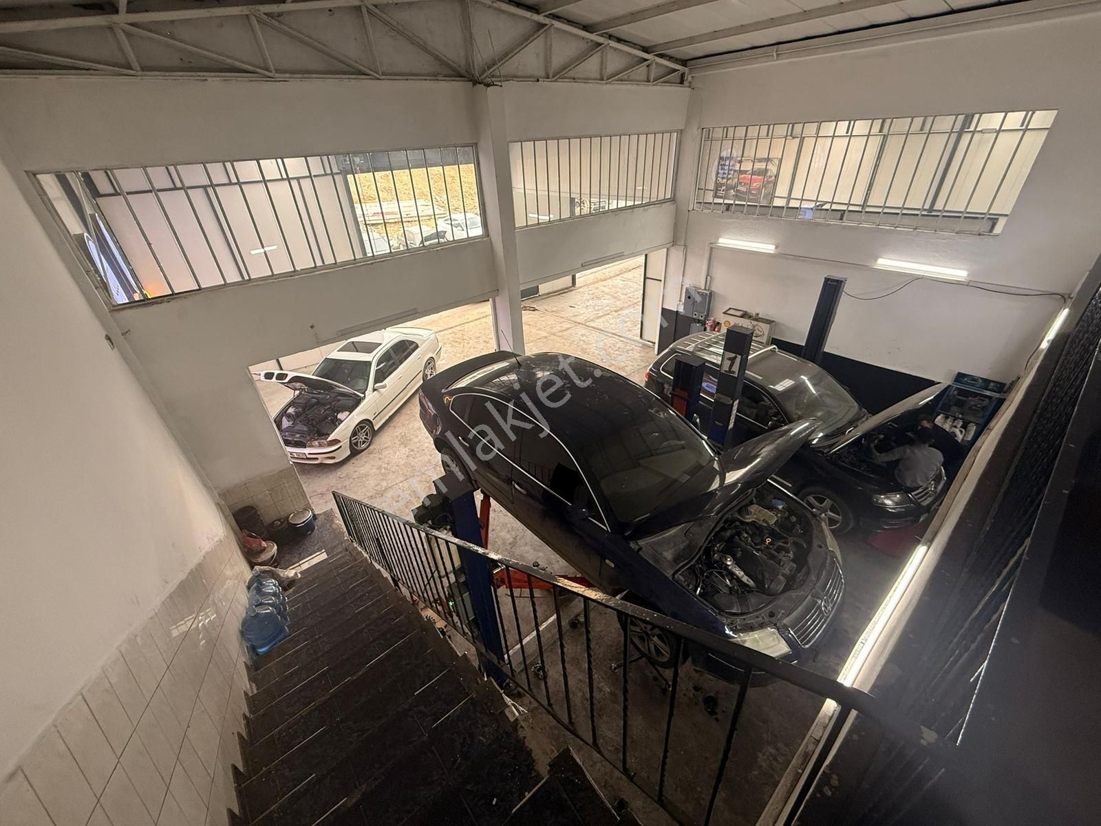 Köşe Dükkan Muhteşem Loksayon Oto Servis - Görsel 16