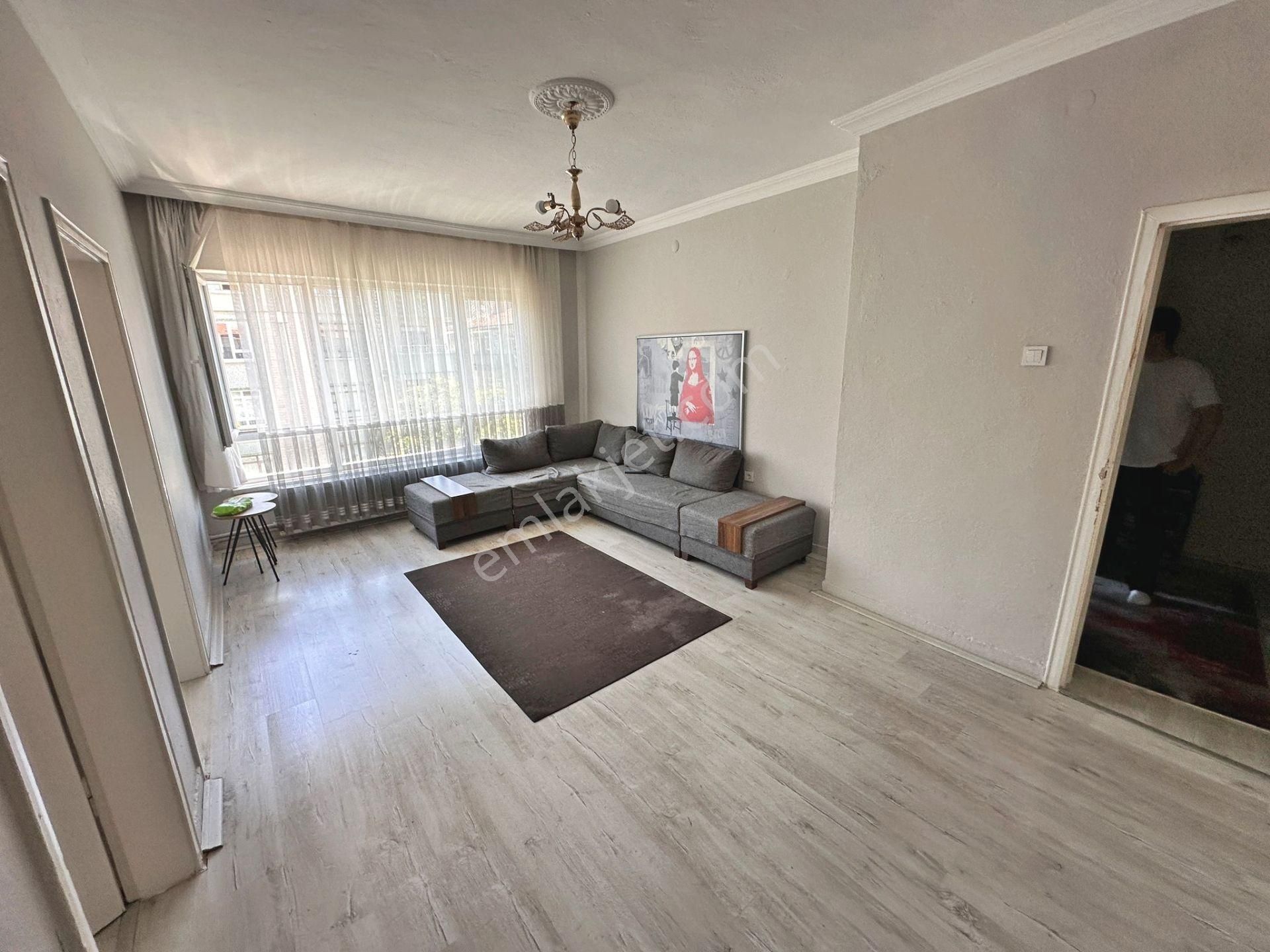 Şafaktepe Mahallesinde Katta Full Yapılı 3+1 Satılık Daire - Görsel 3