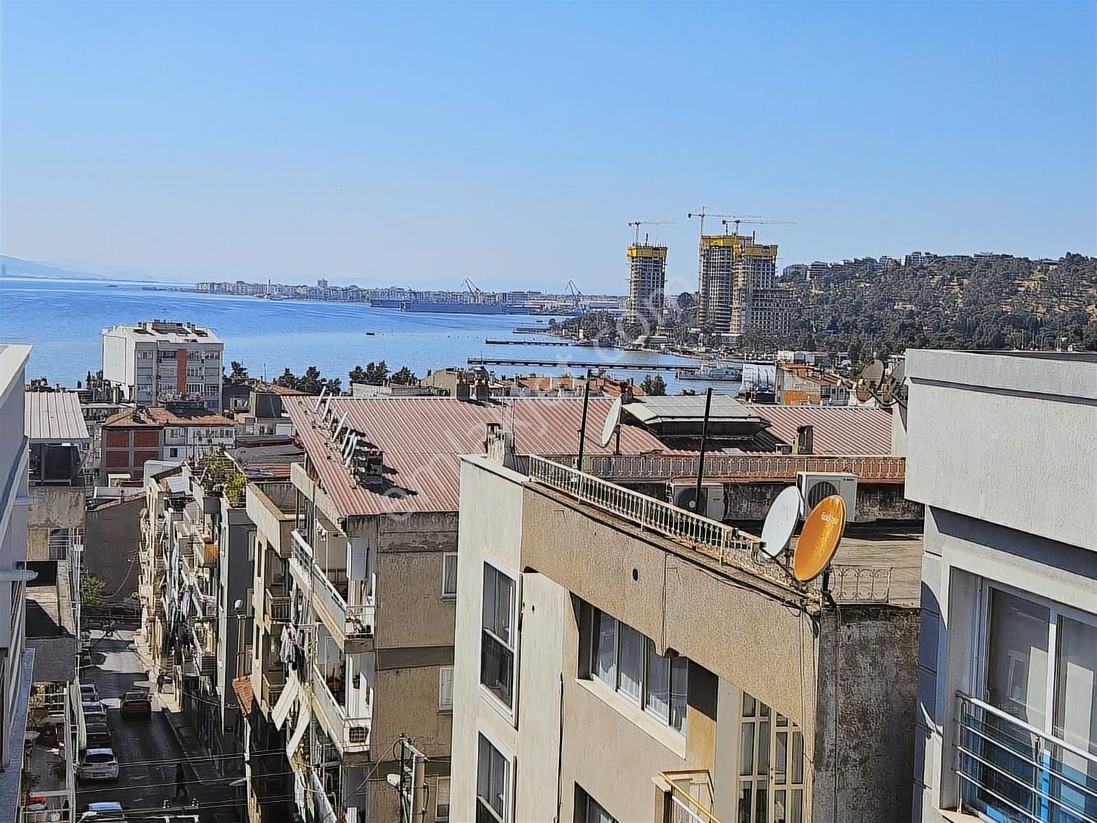 İzban Durağına Yakın Teraslı Deniz Manzaralı Kiralık 2+1 Daire - Görsel 23