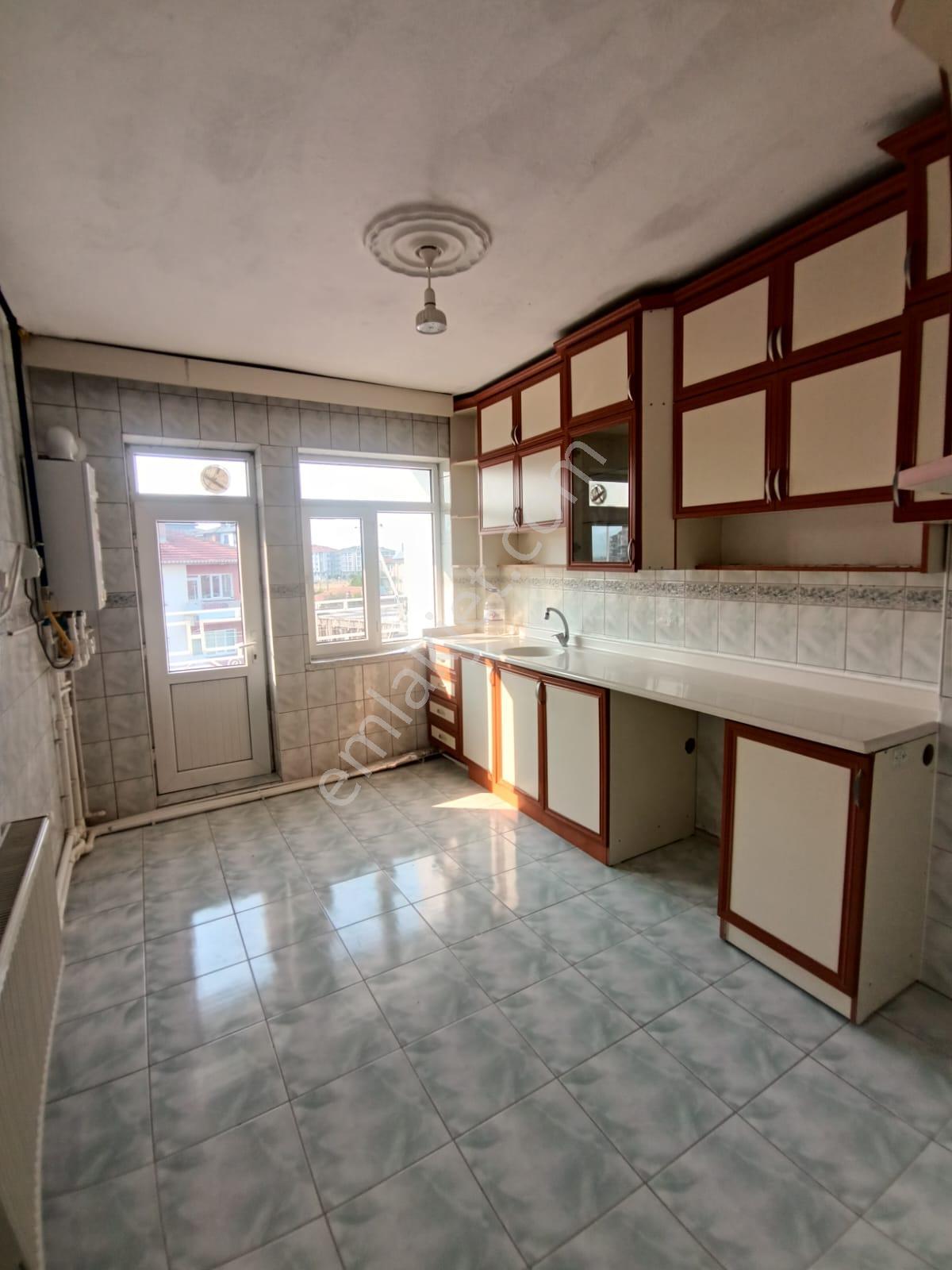 Akçay Emlak'tan Akşehir Koşuyolu Beş Kalem Kursu Civarı Ara Kat Doğalgazlı Kiralık 3+1 Daire - Görsel 6