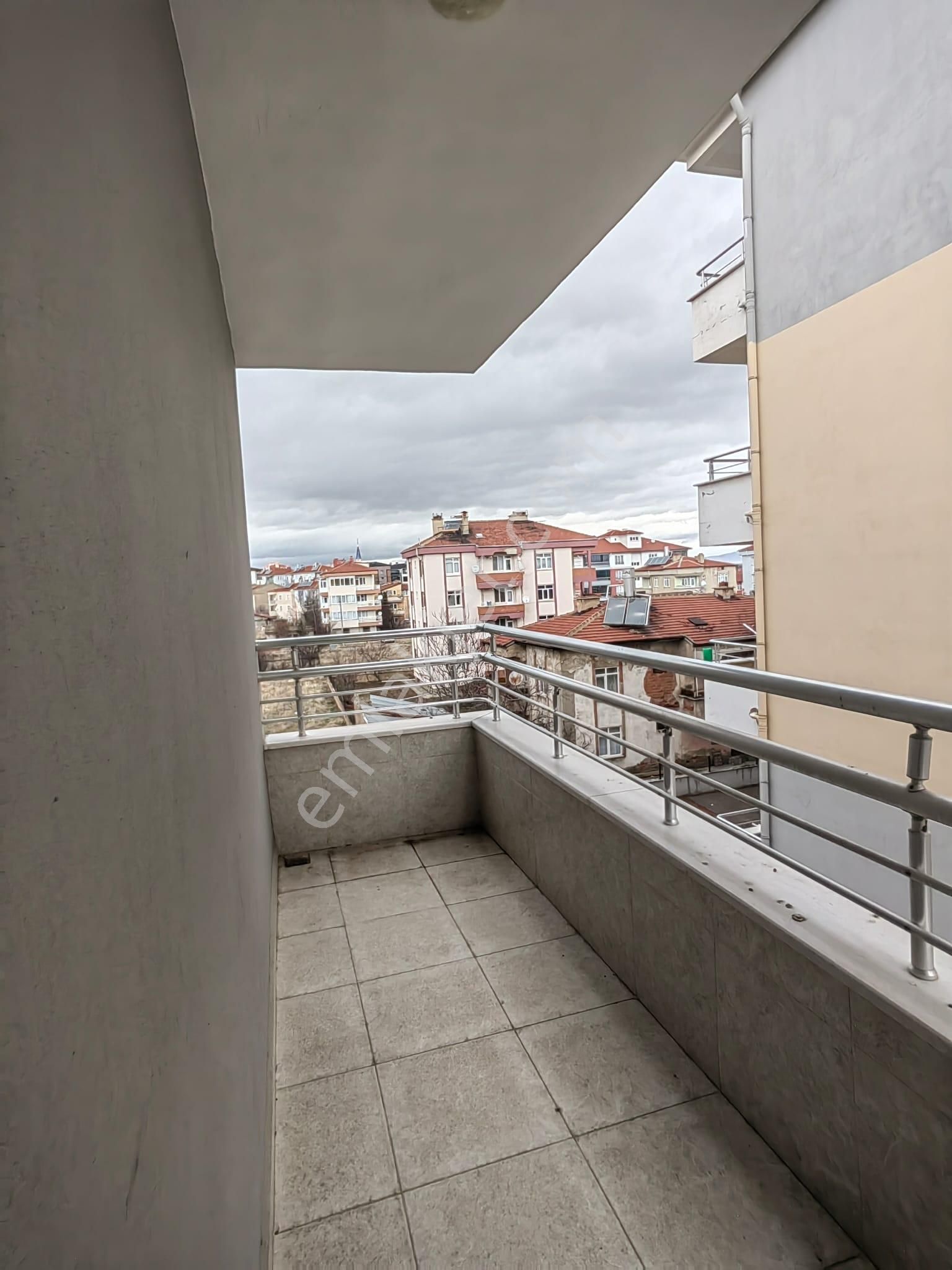 Akçay Emlak'tan Akşehir Koşuyolu Civarında Ara Kat Asansörlü Kiralık 2+1 Daire - Görsel 33