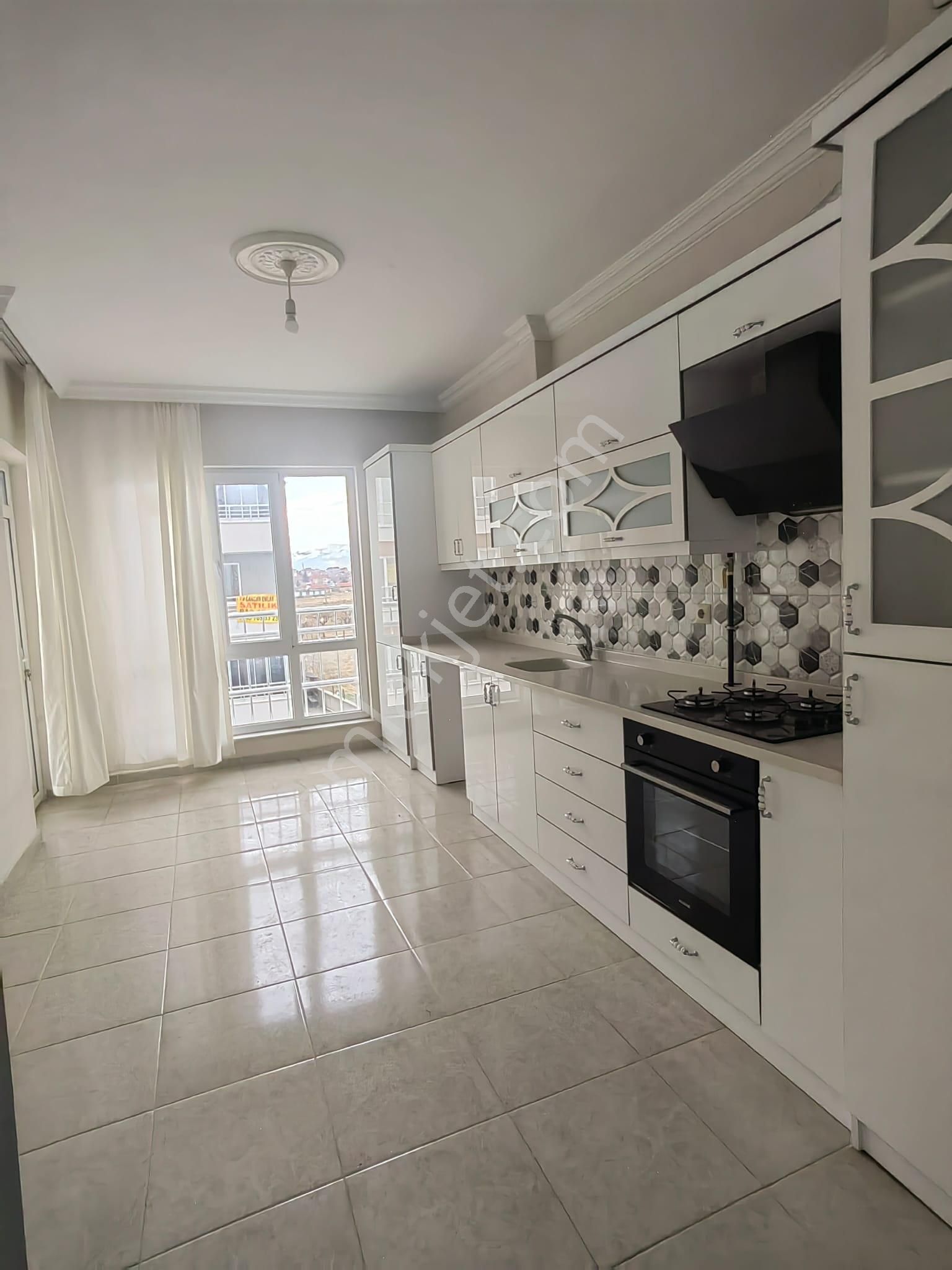 Akçay Emlak'tan Akşehir Koşuyolu Civarında Ara Kat Asansörlü Kiralık 2+1 Daire - Görsel 35