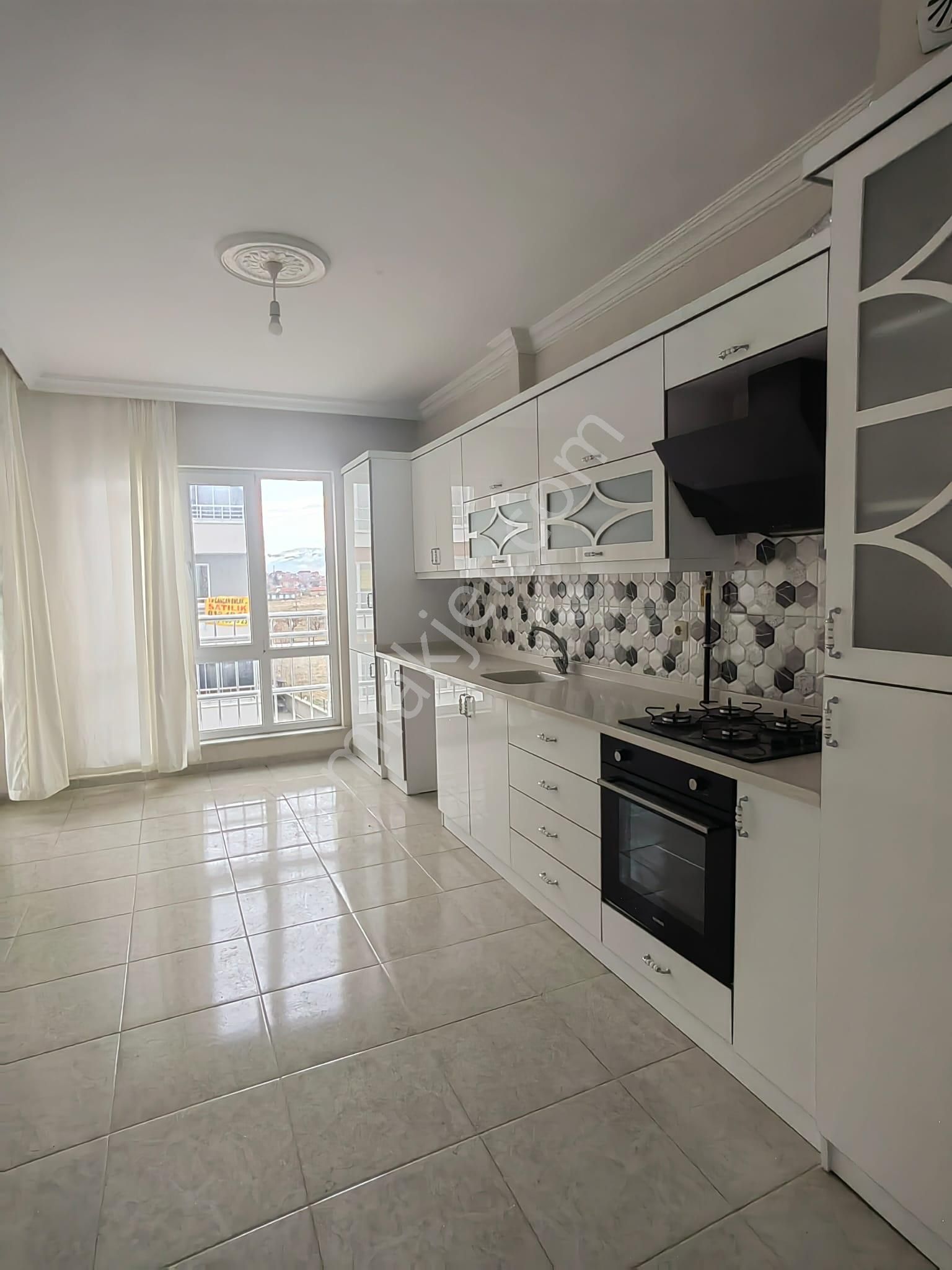 Akçay Emlak'tan Akşehir Koşuyolu Civarında Ara Kat Asansörlü Kiralık 2+1 Daire - Görsel 18