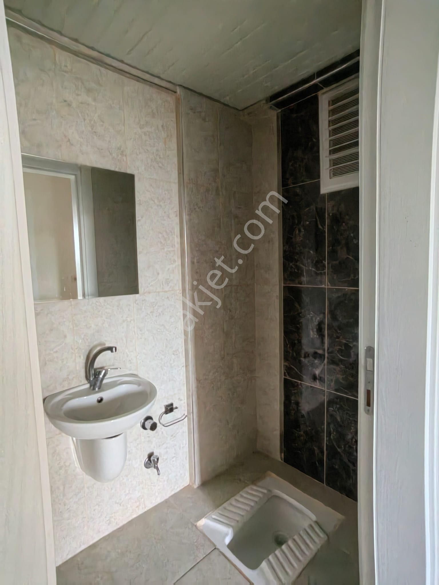 Akçay Emlak'tan Akşehir Koşuyolu Civarında Ara Kat Asansörlü Kiralık 2+1 Daire - Görsel 26