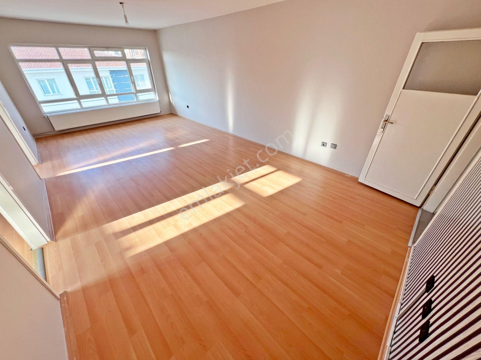 Aşağı Eğlence'de Etlik Şehir Hastn. Yakını 3.katta Full Yapılı 3+1 Ön Cephe Güney Batı Cepheli - Görsel 3