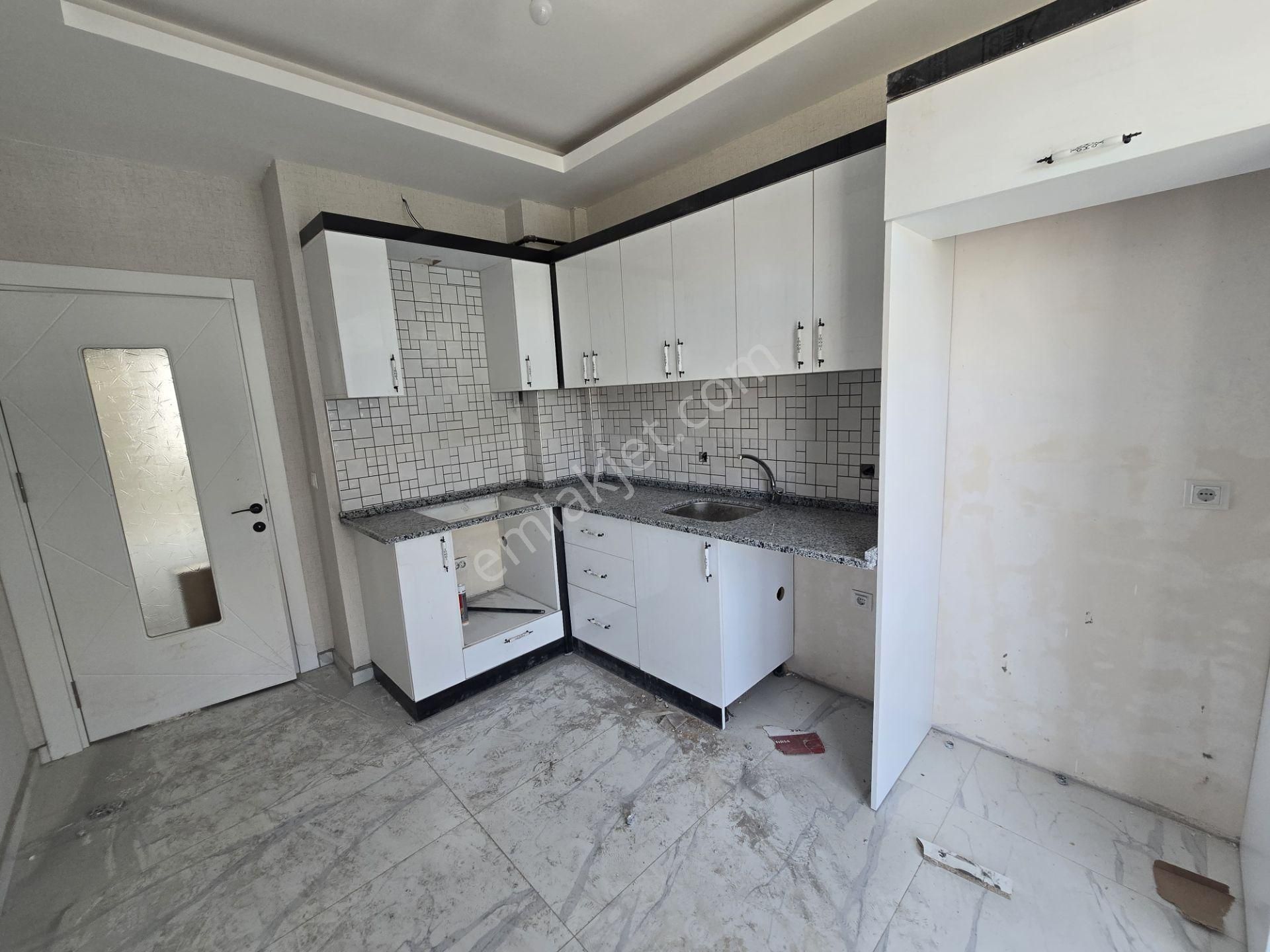 Ahmet Yesevi Caddesin De 2+1 Sıfır İskanlı Daire - Görsel 4