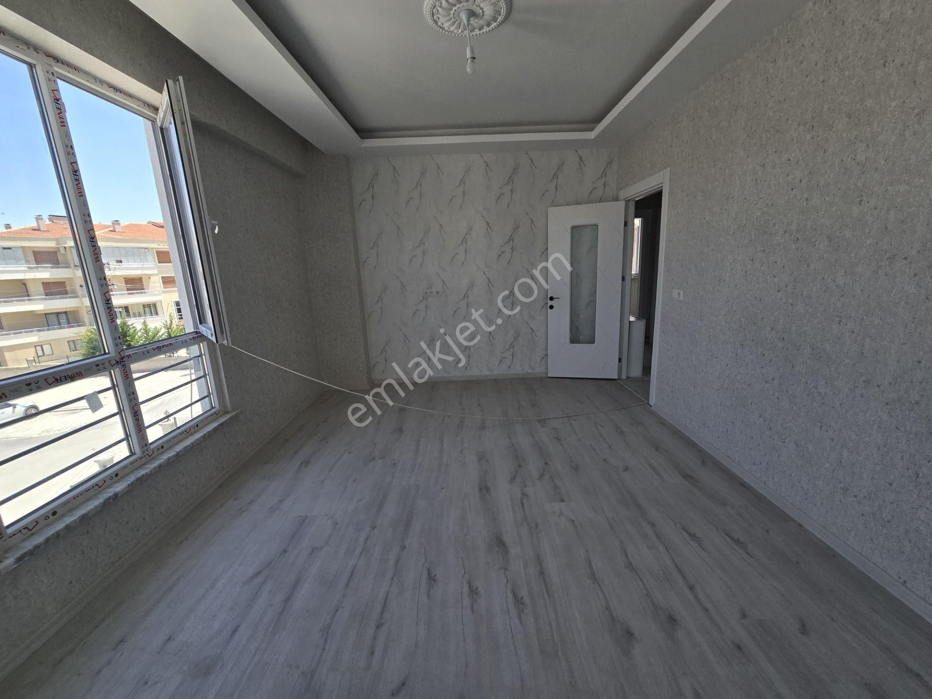 Ahmet Yesevi Caddesin De 2+1 Sıfır İskanlı Daire - Görsel 16