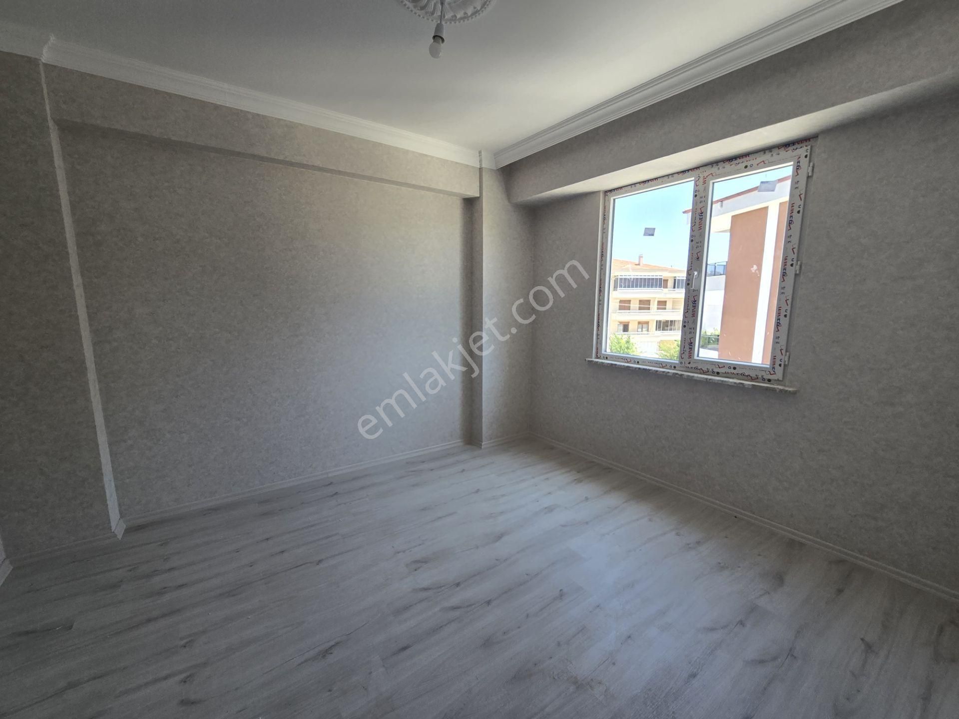 Ahmet Yesevi Caddesin De 2+1 Sıfır İskanlı Daire - Görsel 12