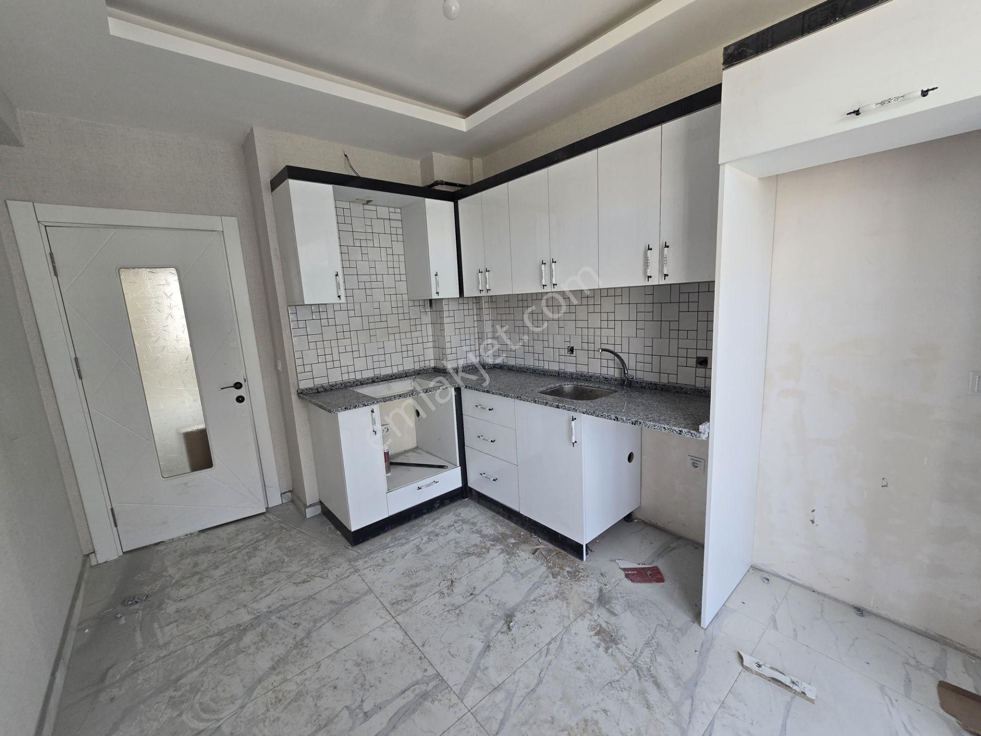 Ahmet Yesevi Caddesin De 2+1 Sıfır İskanlı Daire - Görsel 2