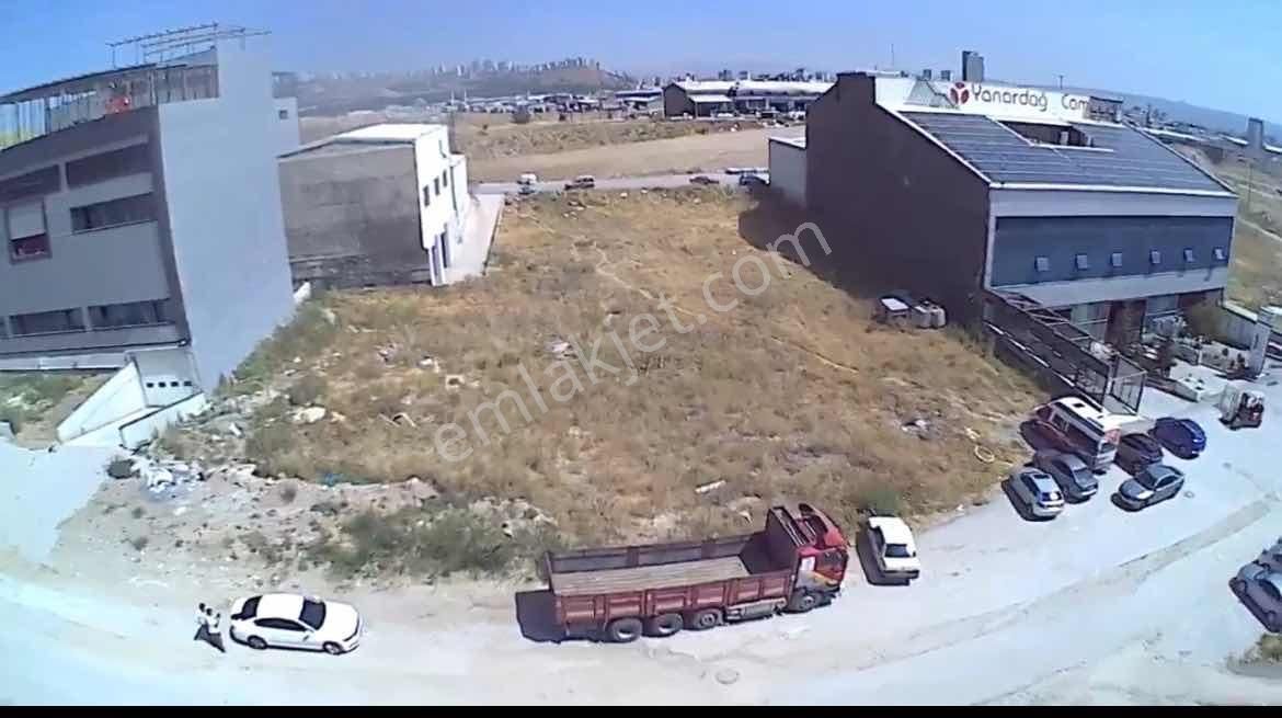 Yuva Anteks'te Çift Sokak Cepheli Kot Alan Satılık Arsa