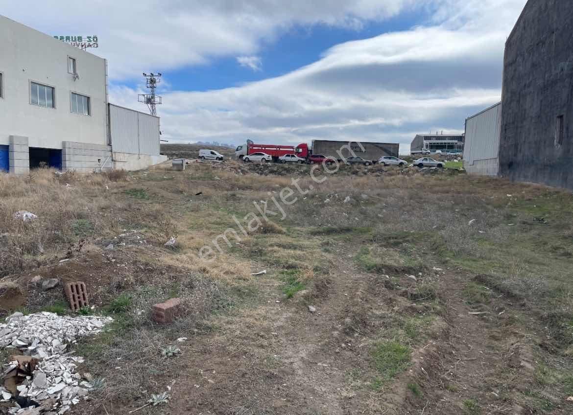 Yuva Anteks'te Çift Sokak Cepheli Kot Alan Satılık Arsa - Görsel 3