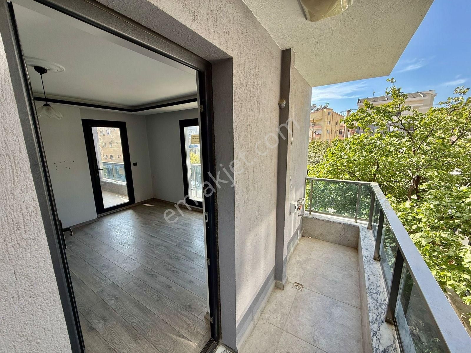 Didim Merkezde Ön Cephe 2+1 Daire - Görsel 12