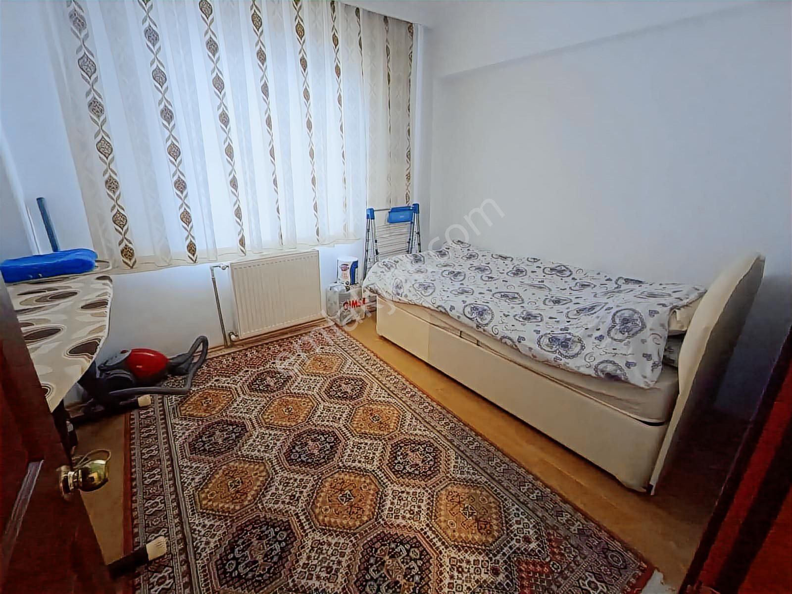 Topçu Merkez De Ulaşım Okul Yanı Katta 2+1 95.m'2 - Görsel 3