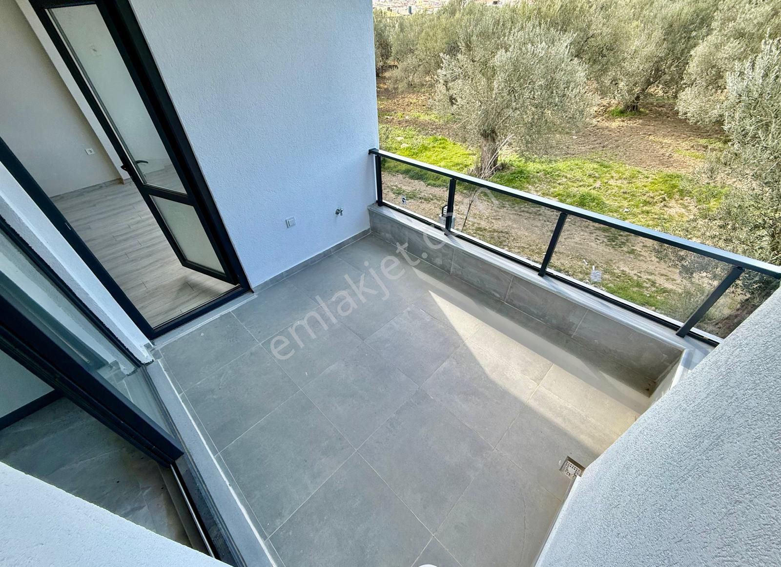 ꧁akçay Ay Emlak'tan꧂küçükkuyu'da Kazdağlarının Eteklerinde Muhteşem Manzaralı Satılık 2+1 Lüx Daire - Görsel 23