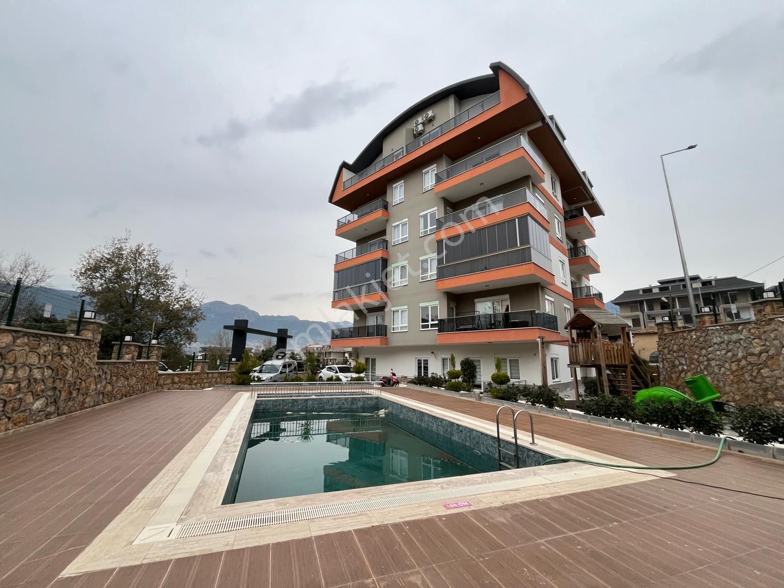 Alanya Oba Mahallesi Satılık 2+1 Eşyalı Daire