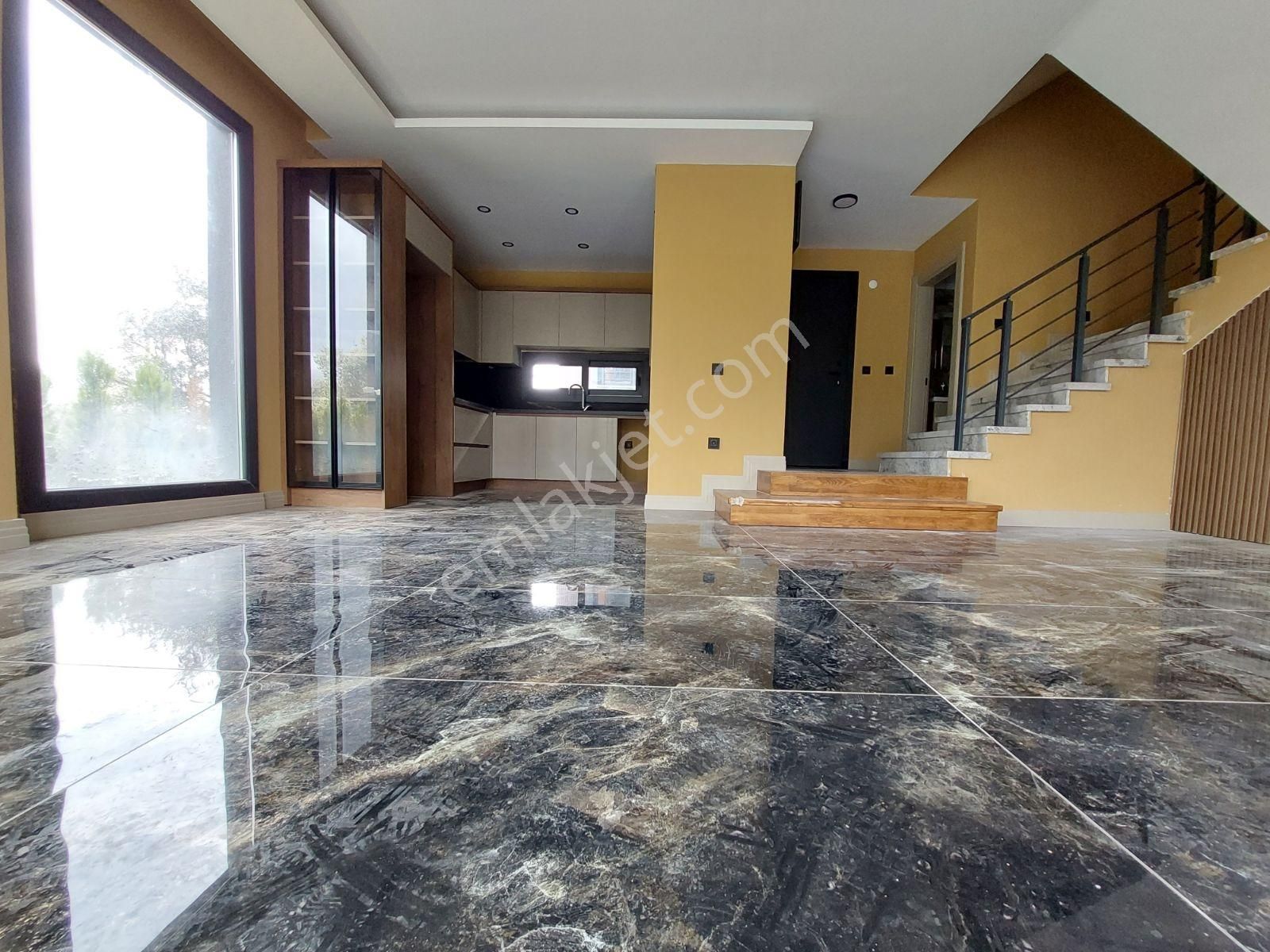 Güre Oteller Bölgesinde, Havuzlu, *eşsiz Mimarili*4+1 Villa - Görsel 5