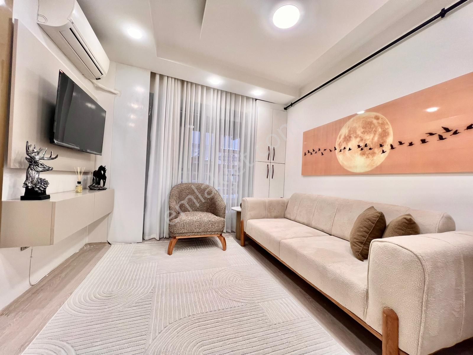 Özmecaz'dan İstiklal'de 1+1 50m2 Balkonlu Full Eşyalı Lüks Apart