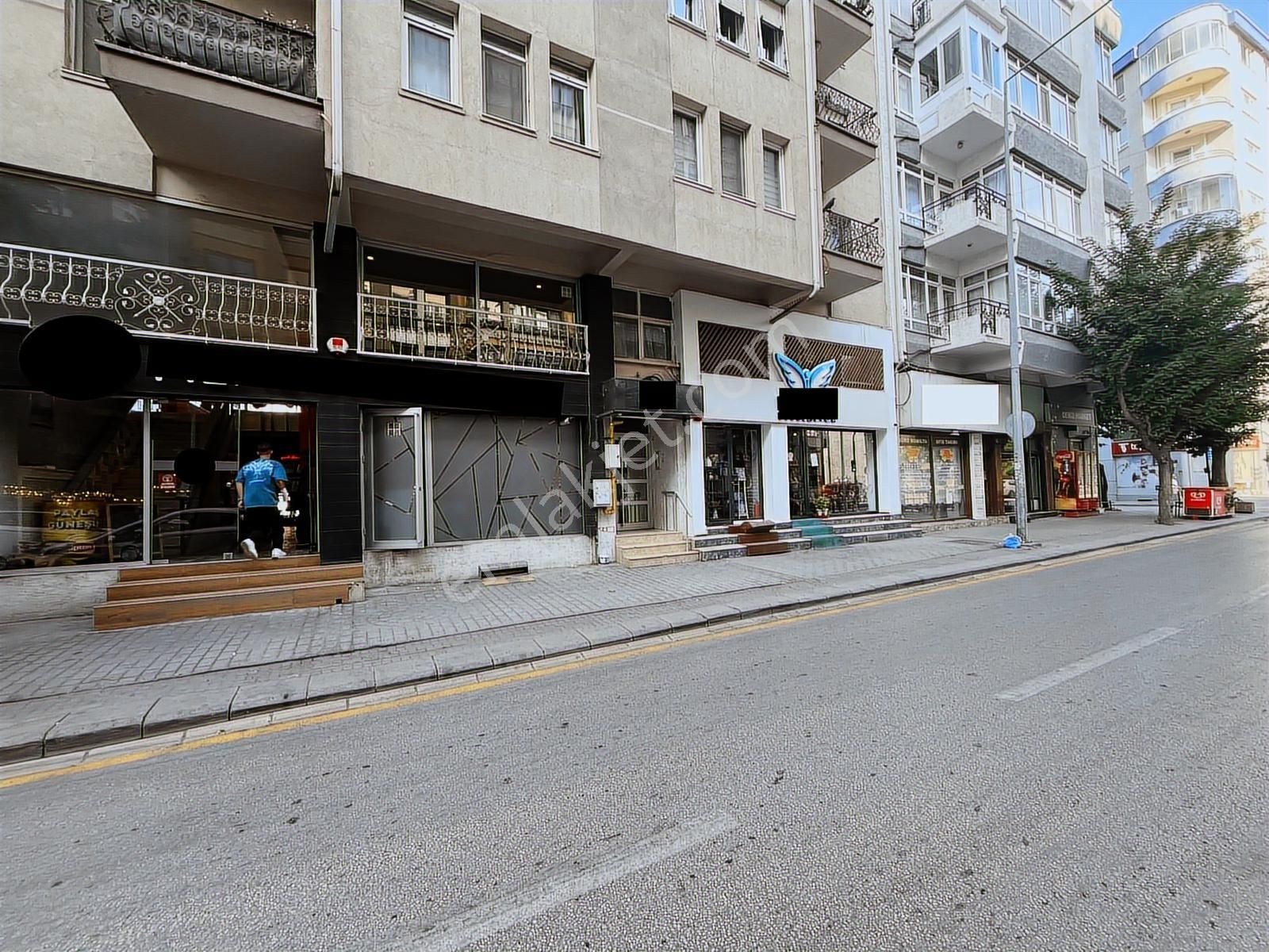 Bess'den Atatürk Cad. Ve Porsuk Nehri Cepheli Satılık İşyeri - Görsel 11