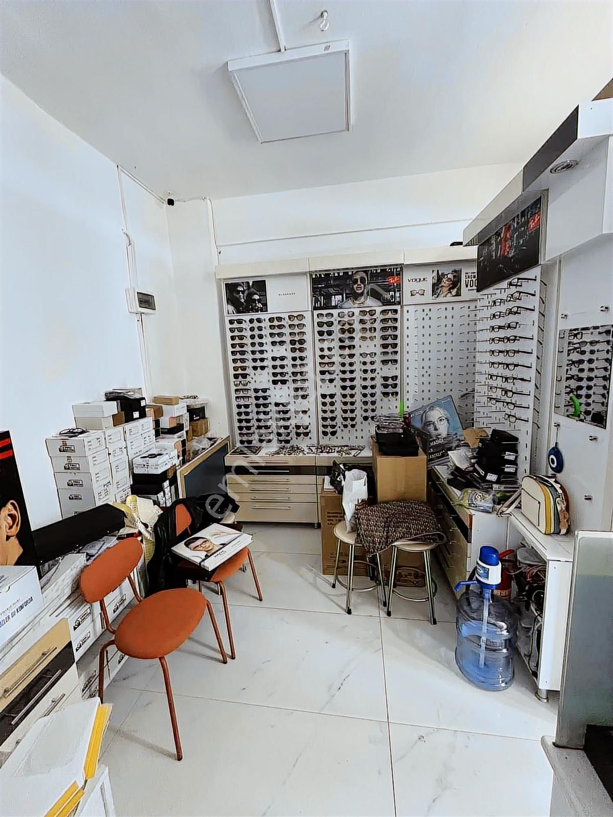 Çengelköyün Kalbinde Ana Cadde Üzerinde Yatırım Fırsatı - Görsel 12