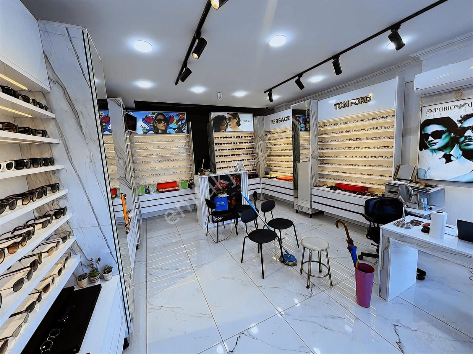 Çengelköyün Kalbinde Ana Cadde Üzerinde Yatırım Fırsatı - Görsel 4