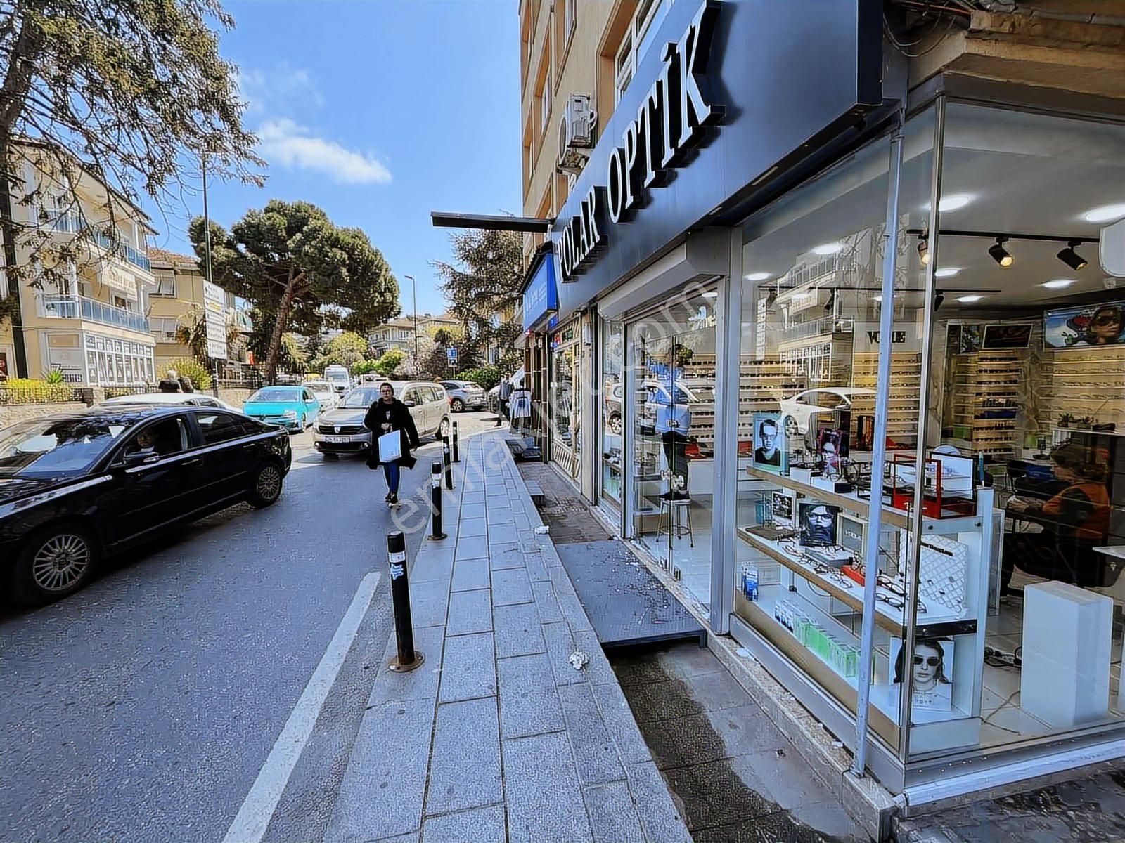 Çengelköyün Kalbinde Ana Cadde Üzerinde Yatırım Fırsatı - Görsel 5