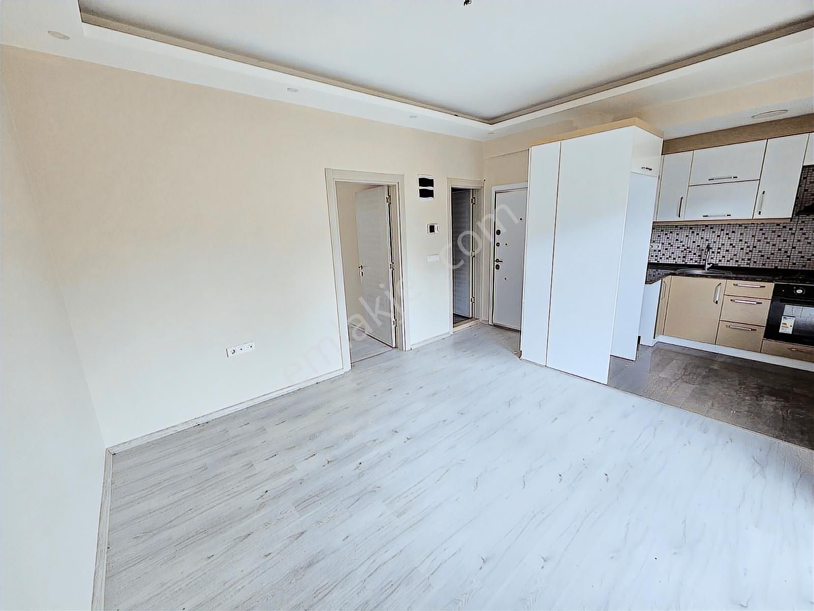 Yenifoça'da Merkeze Yakın Önü Açık Satılık Zemin Kat 1+1 Daire - Görsel 24