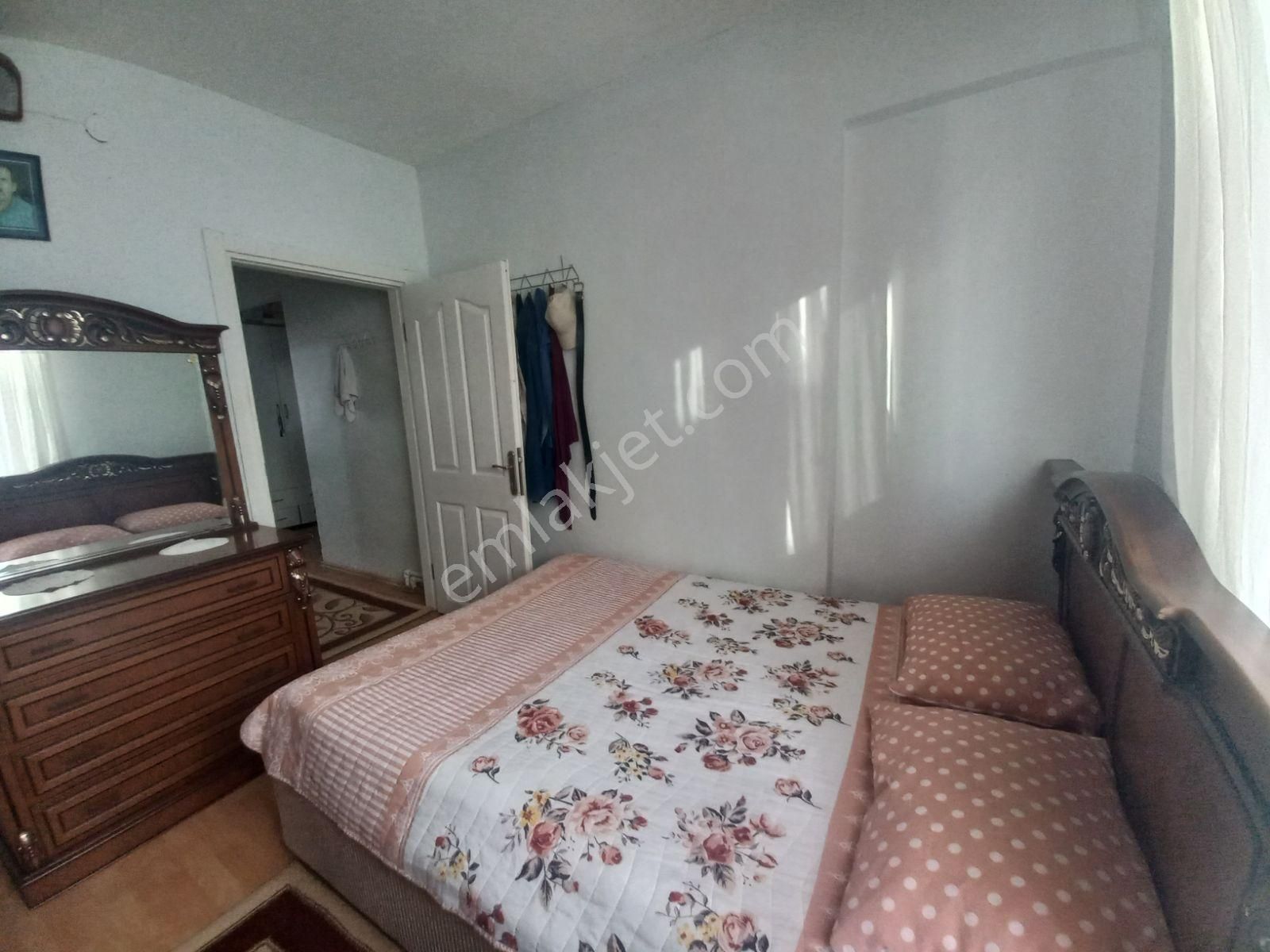 Reşadiye Mahallesinde Satılık Geniş Ve Temiz 3+1 Daire - Görsel 2