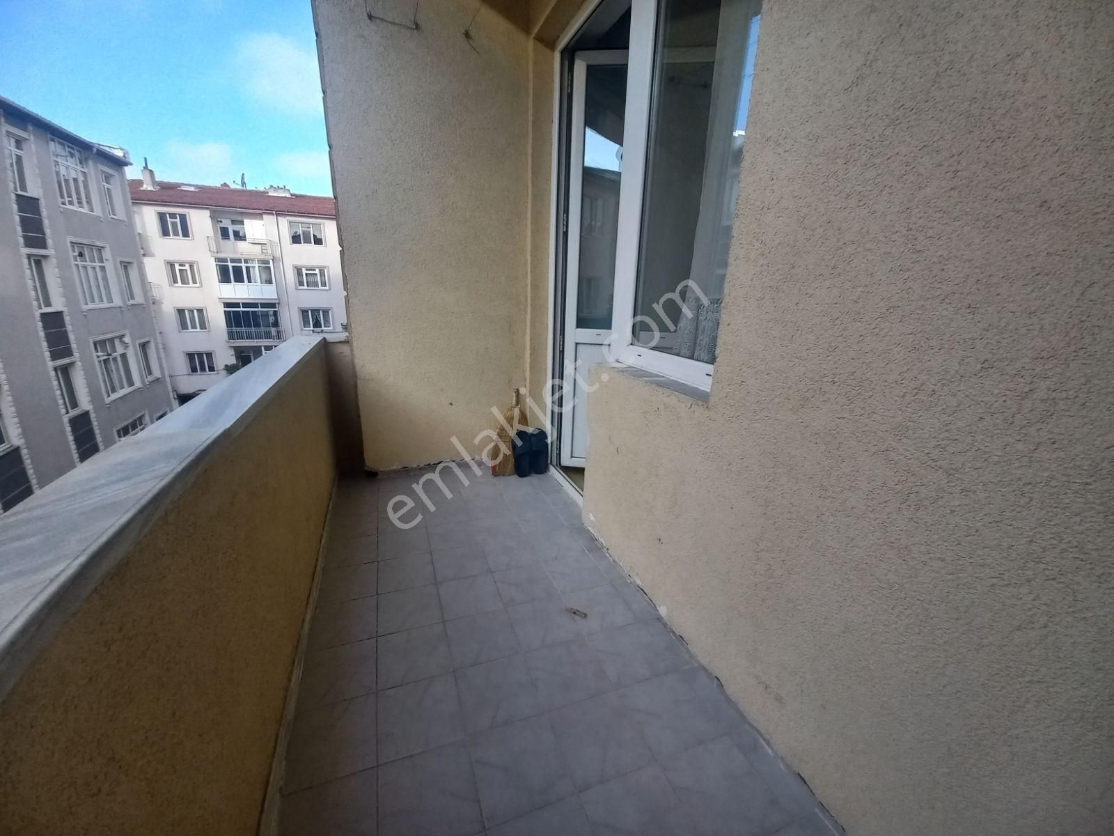 Reşadiye Mahallesinde Satılık Geniş Ve Temiz 3+1 Daire - Görsel 11