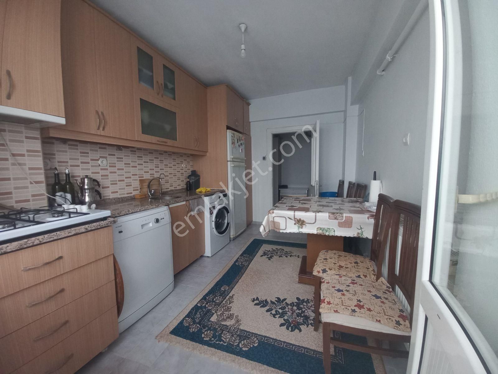 Reşadiye Mahallesinde Satılık Geniş Ve Temiz 3+1 Daire - Görsel 12