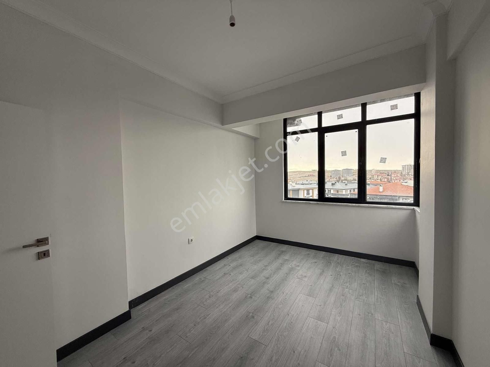 Alaçatı'dan Yerden Isıtmalı/güney Cephe/köşe Daire 2+1 Kiralık - Görsel 5