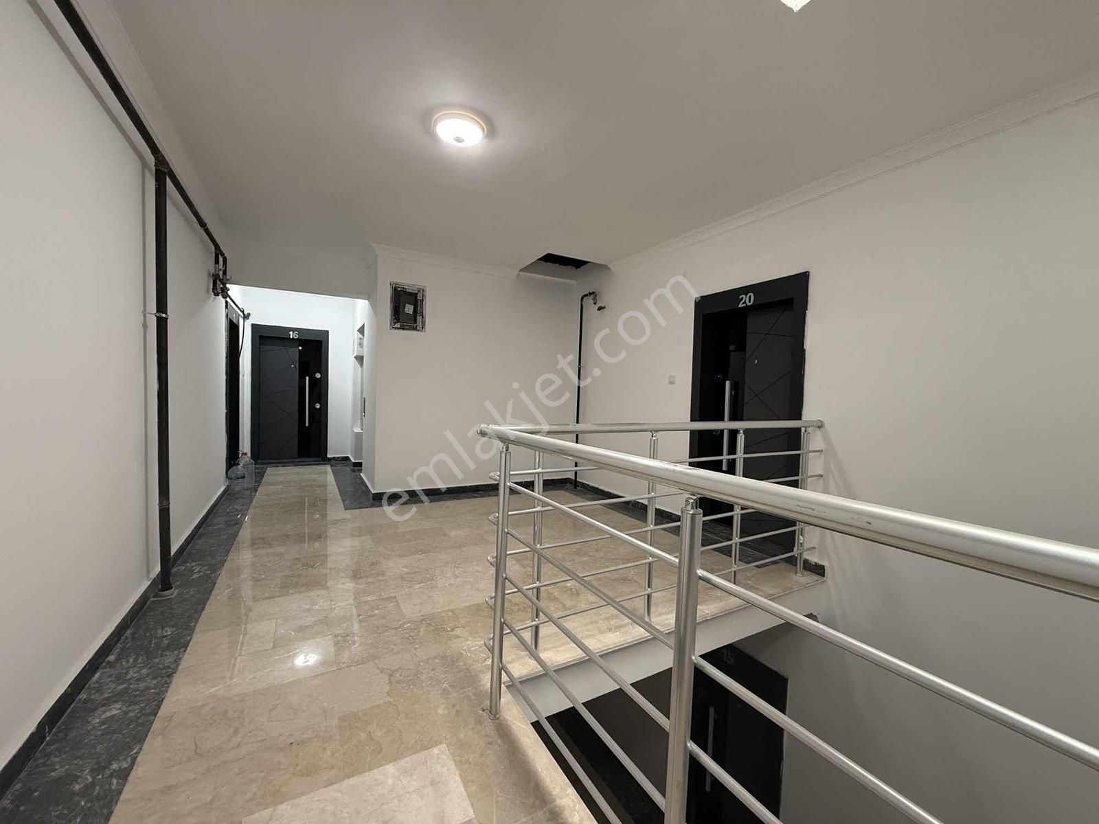 Alaçatı'dan Yerden Isıtmalı/güney Cephe/köşe Daire 2+1 Kiralık - Görsel 13