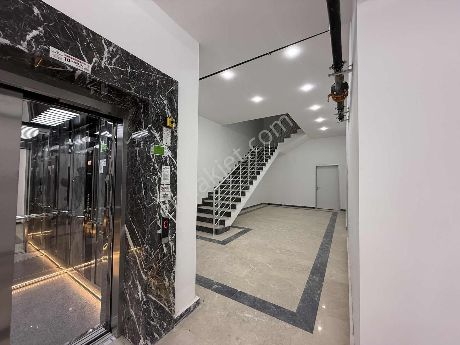 Alaçatı'dan Yerden Isıtmalı/güney Cephe/köşe Daire 2+1 Kiralık - Görsel 35