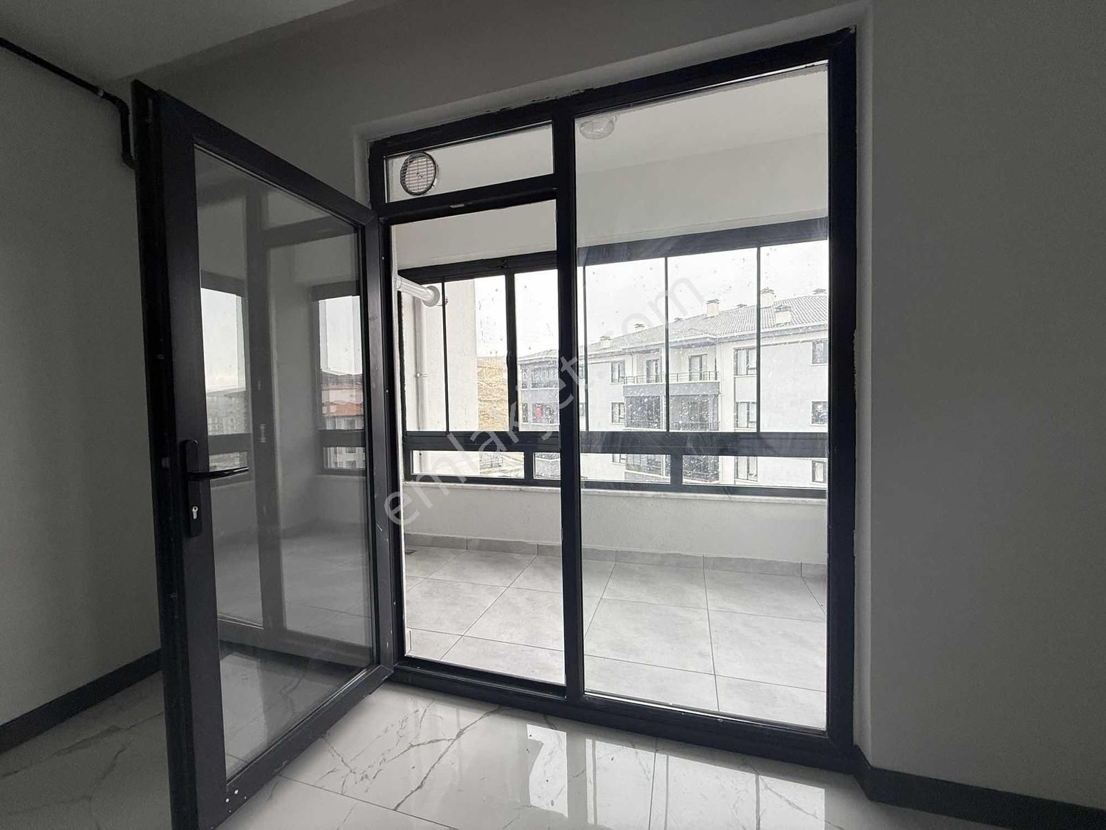 Alaçatı'dan Yerden Isıtmalı/güney Cephe/köşe Daire 2+1 Kiralık - Görsel 32