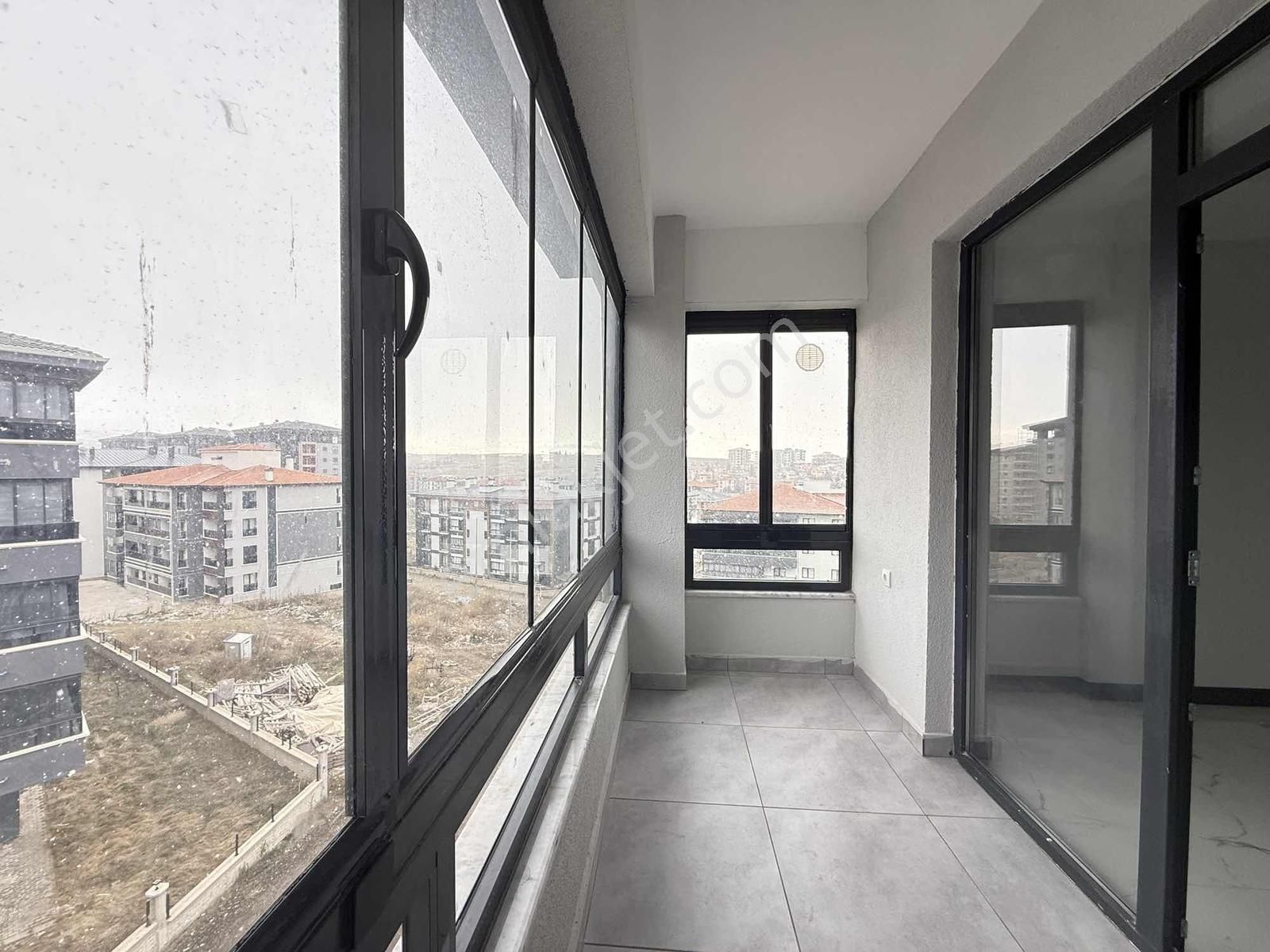 Alaçatı'dan Yerden Isıtmalı/güney Cephe/köşe Daire 2+1 Kiralık - Görsel 28