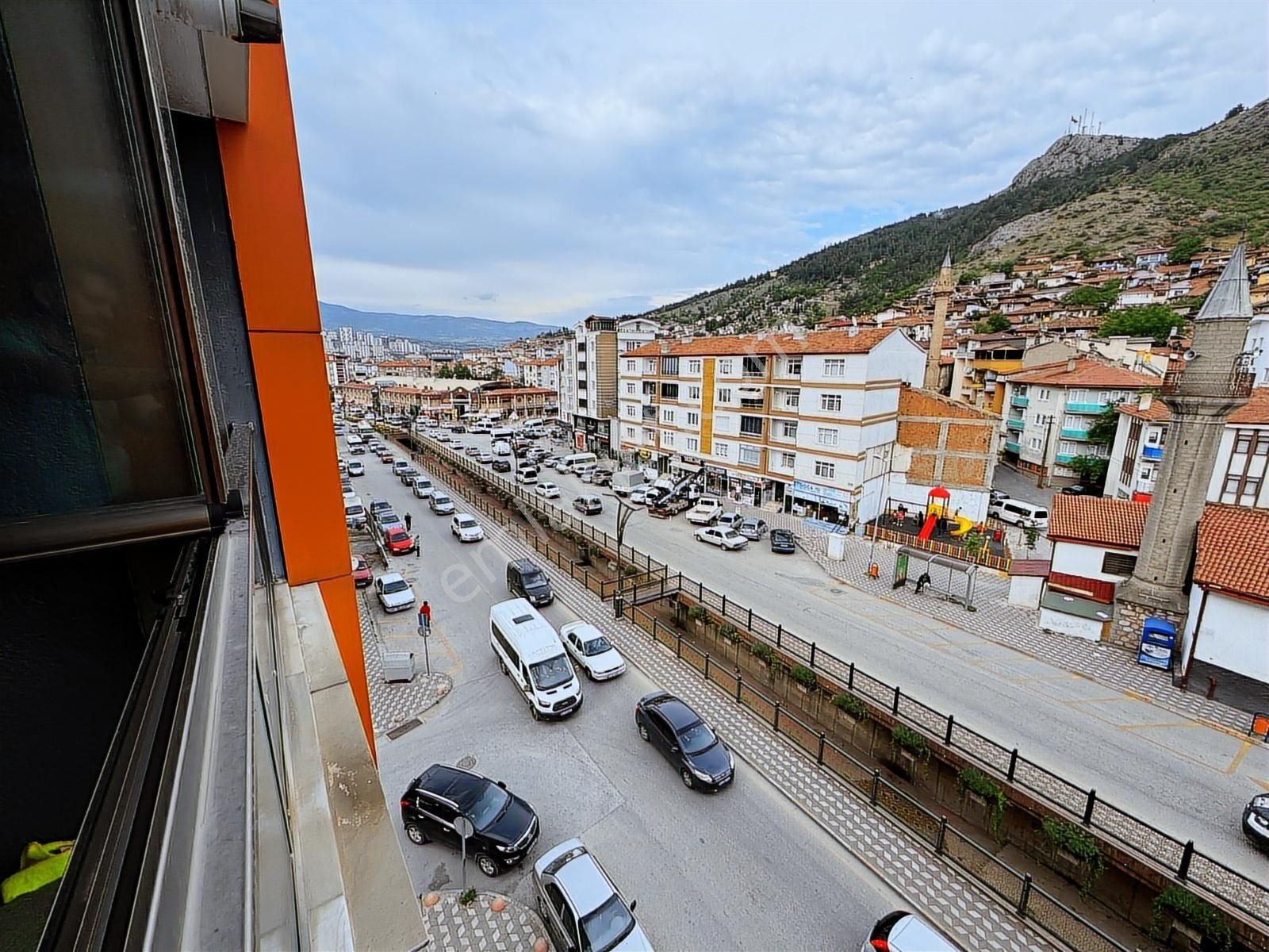 Cam Balkonlu Lüx Eşyalı Mobilyalı 1+1 Anayol Üstünde Satılık - Görsel 7