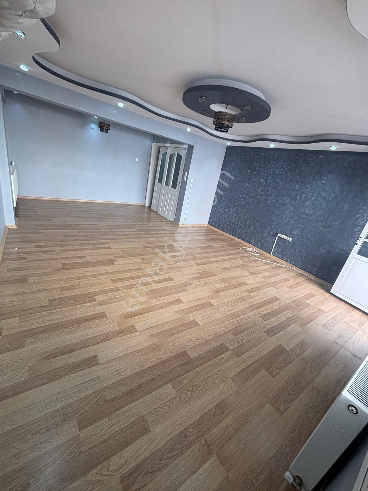 Hastahane Yanı Polat Cd. Bakımlı D.gazlı 160m² 4+1 - Görsel 31