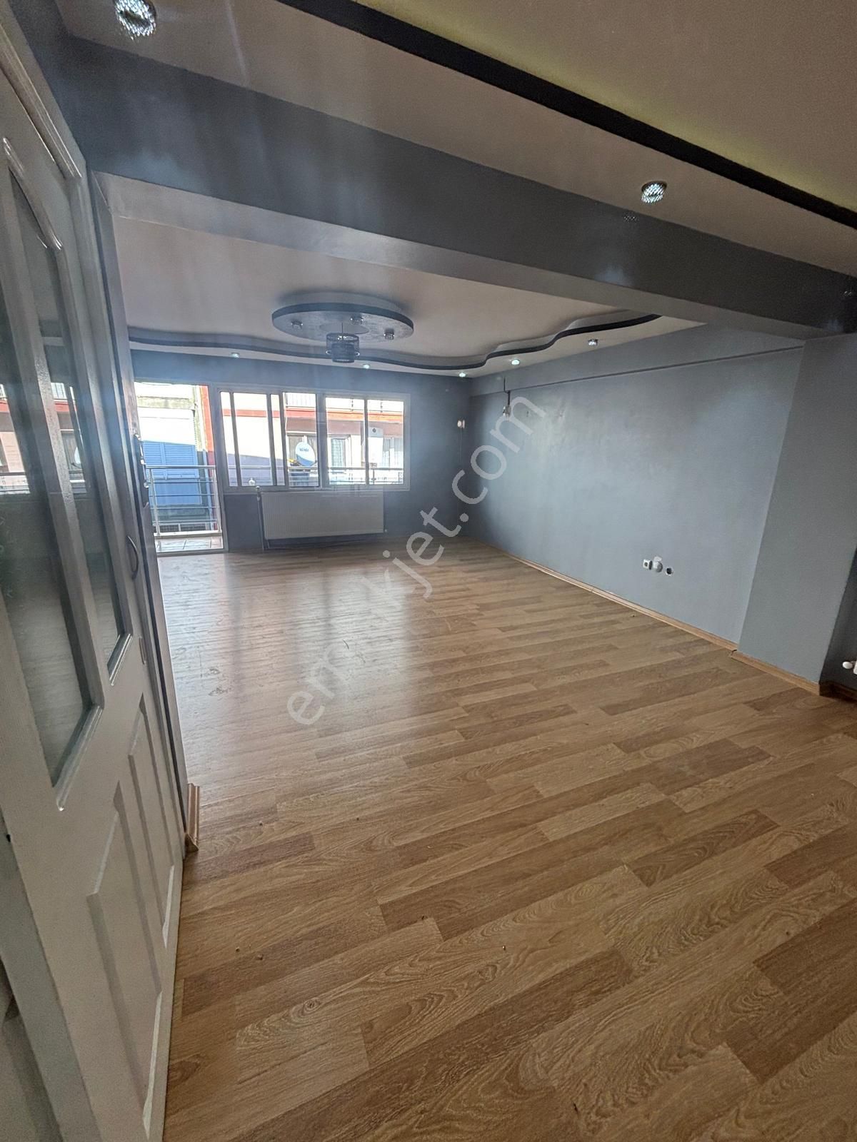 Hastahane Yanı Polat Cd. Bakımlı D.gazlı 160m² 4+1 - Görsel 29