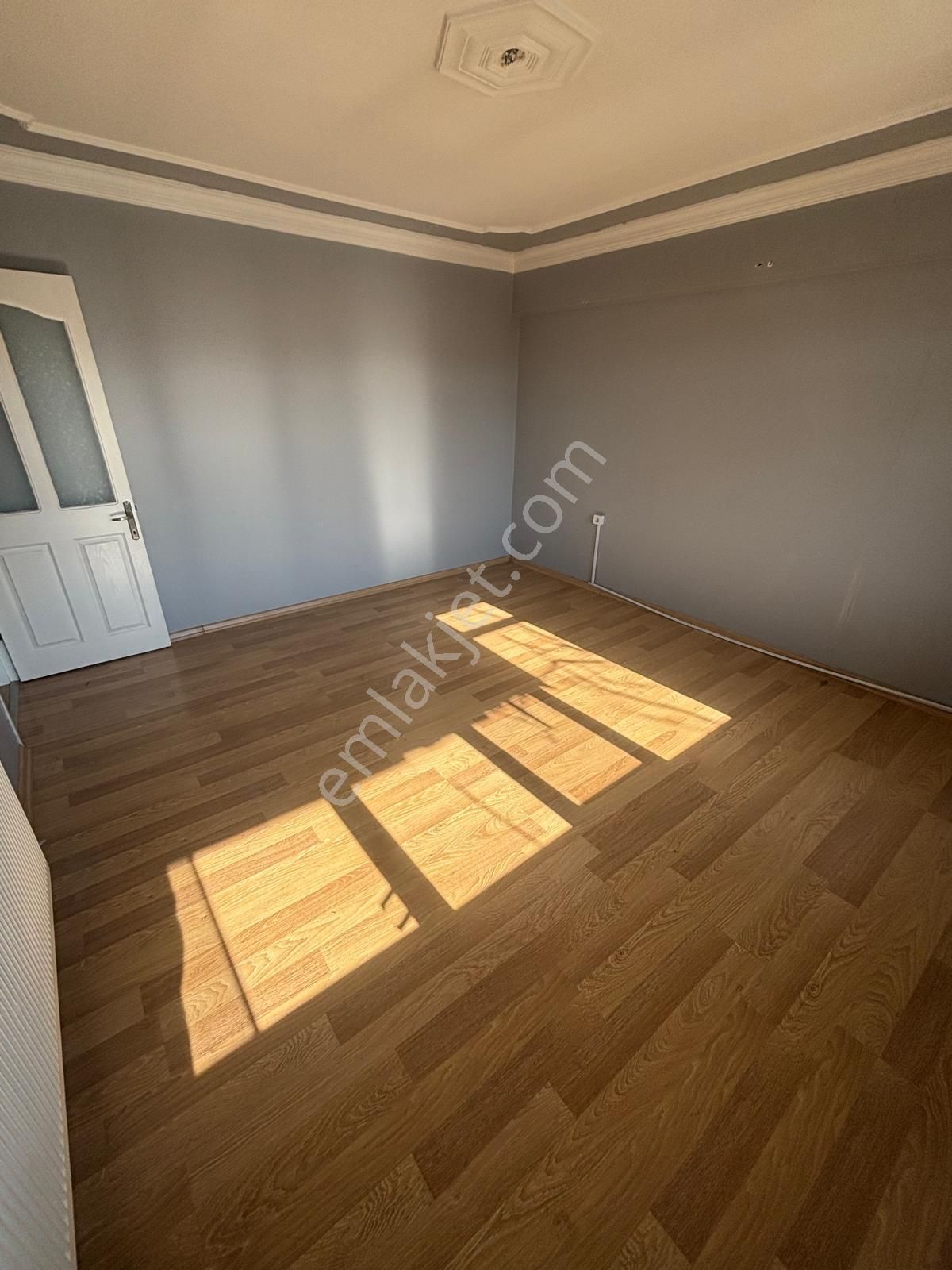 Hastahane Yanı Polat Cd. Bakımlı D.gazlı 160m² 4+1 - Görsel 18