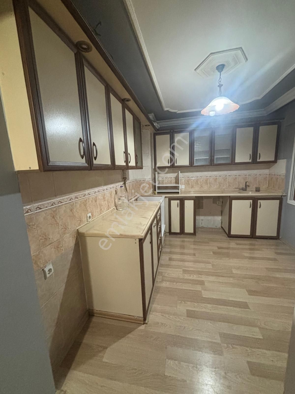 Hastahane Yanı Polat Cd. Bakımlı D.gazlı 160m² 4+1 - Görsel 2