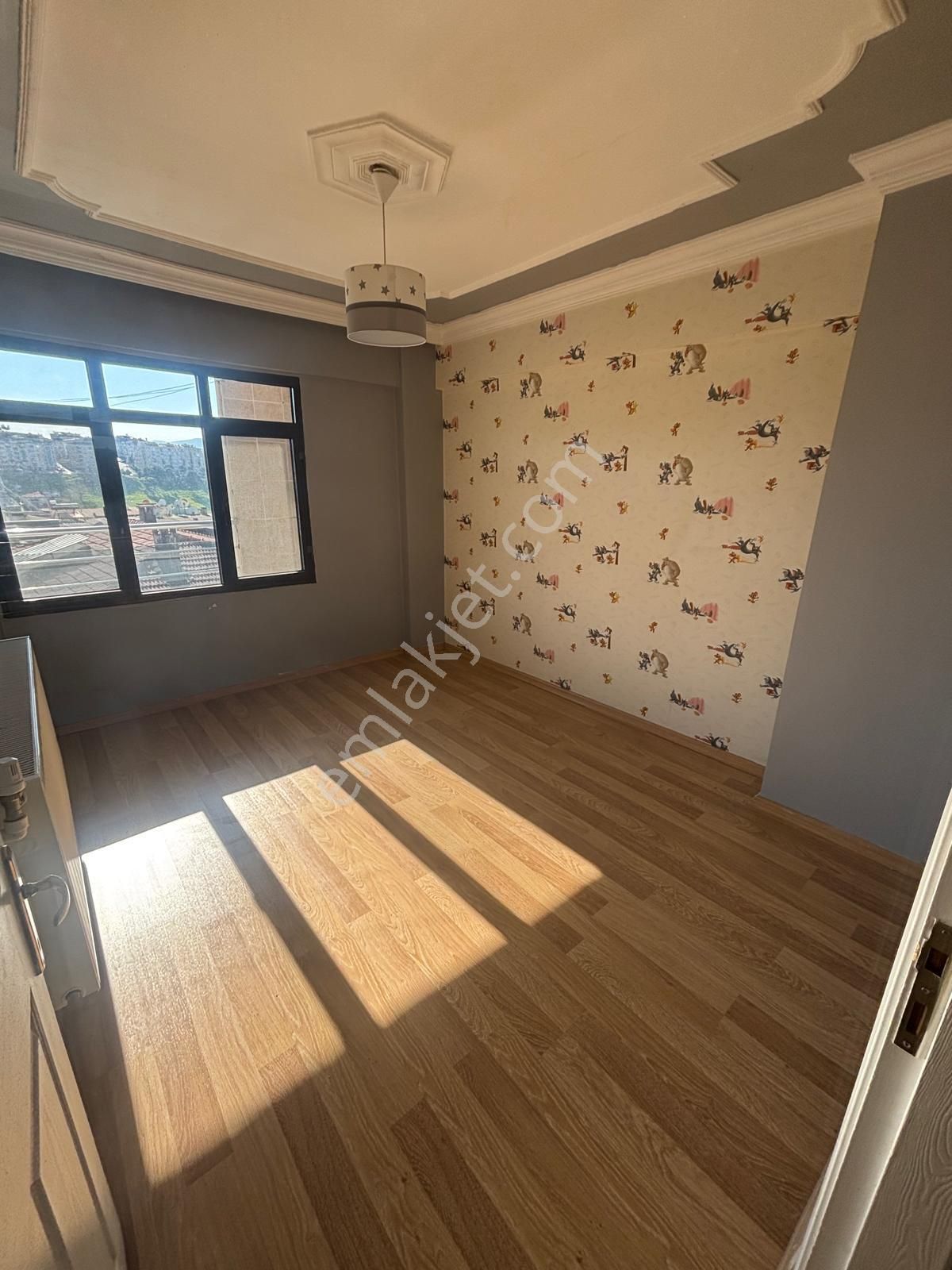 Hastahane Yanı Polat Cd. Bakımlı D.gazlı 160m² 4+1 - Görsel 16