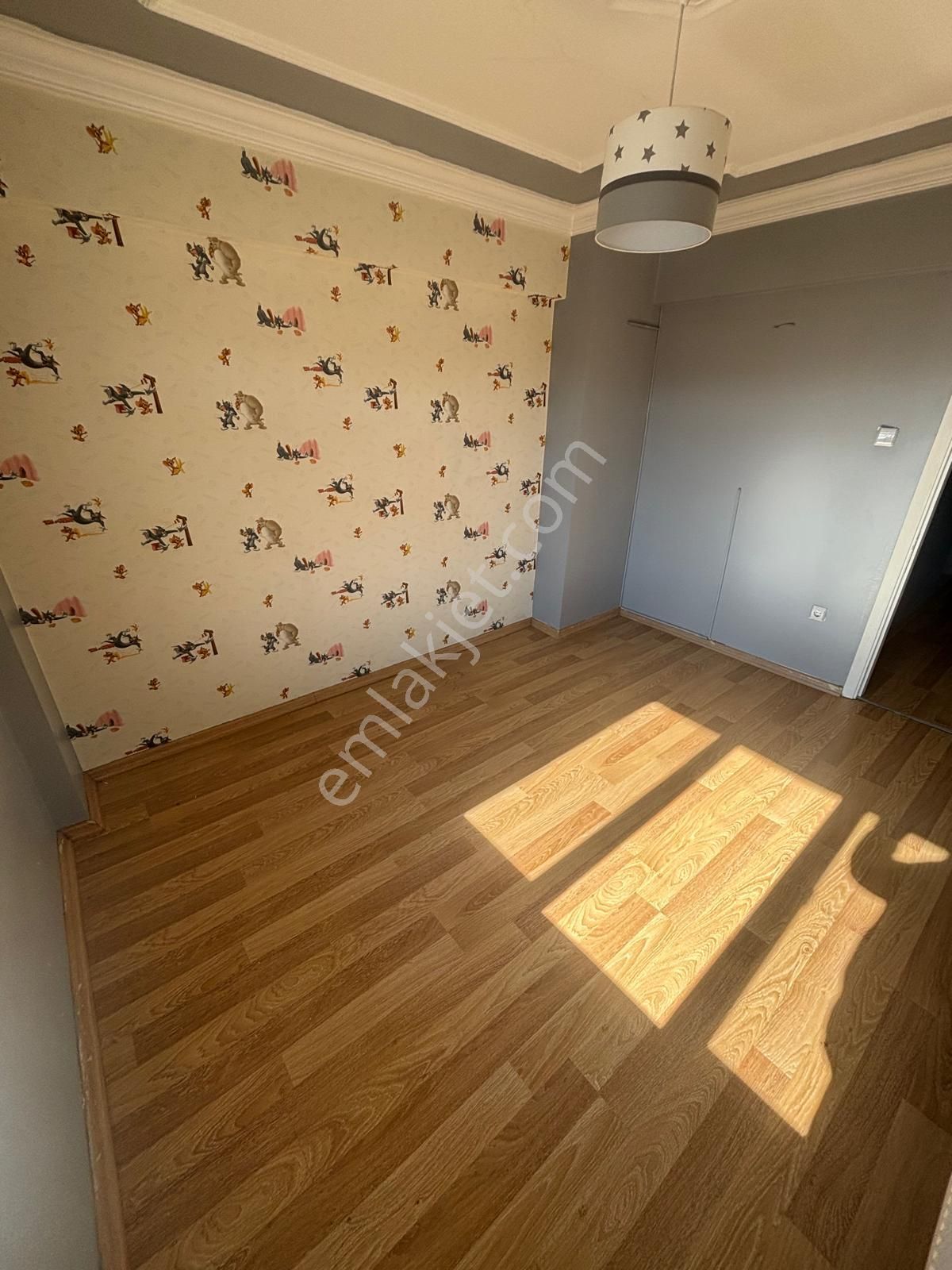 Hastahane Yanı Polat Cd. Bakımlı D.gazlı 160m² 4+1 - Görsel 17