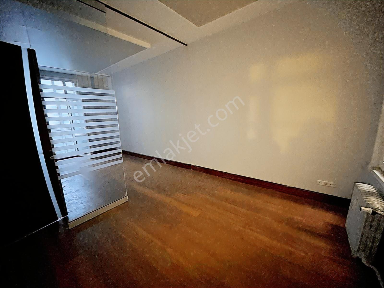 Nişantaşı Rumeli Caddesi'nde Tarihi Bina Ferah 4+1 Satılık Daire - Görsel 8