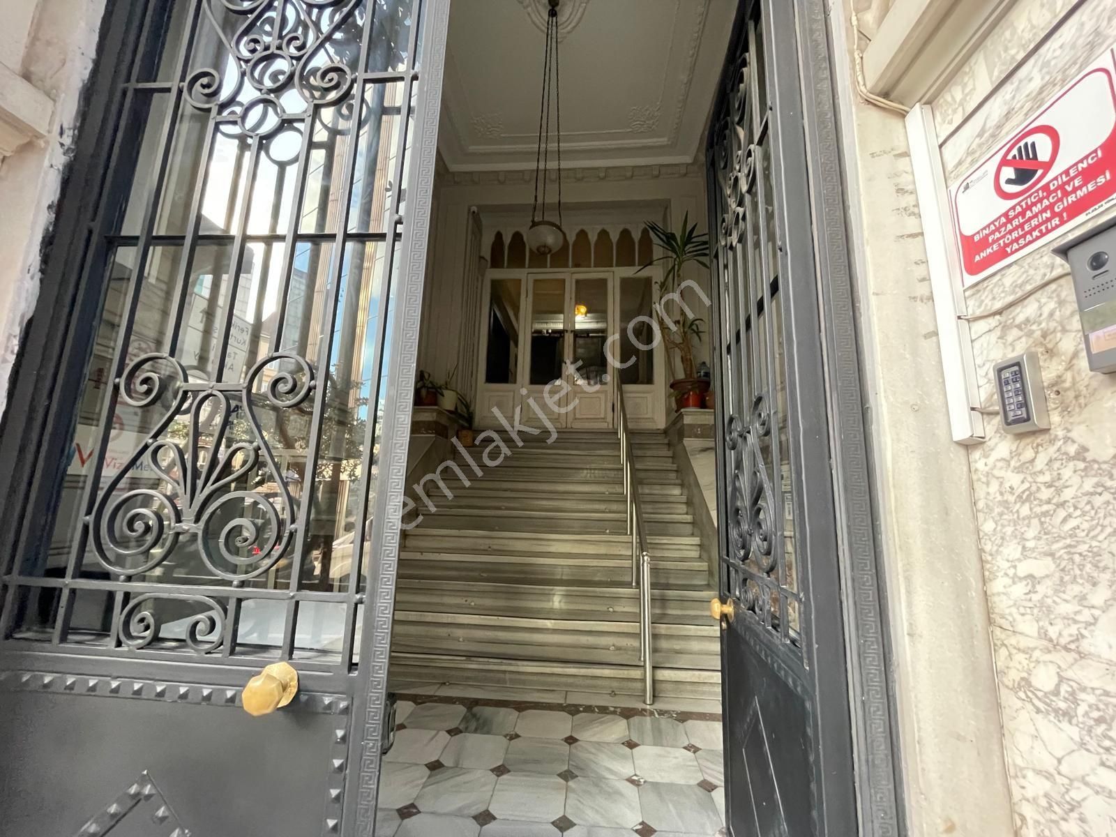 Nişantaşı Rumeli Caddesi'nde Tarihi Bina Ferah 4+1 Satılık Daire - Görsel 23