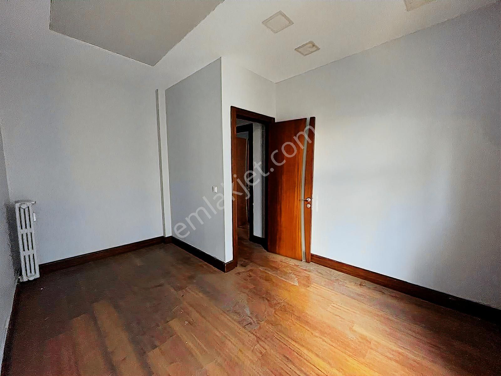 Nişantaşı Rumeli Caddesi'nde Tarihi Bina Ferah 4+1 Satılık Daire - Görsel 6