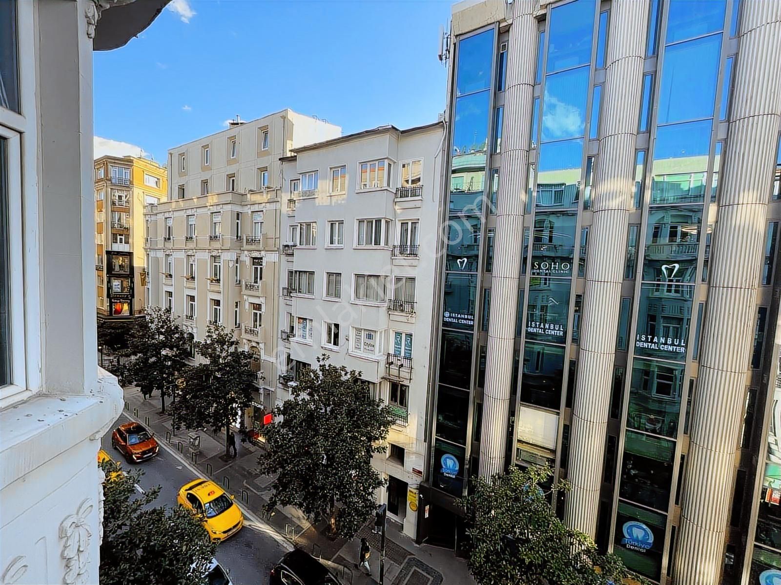 Nişantaşı Rumeli Caddesi'nde Tarihi Bina Ferah 4+1 Satılık Daire - Görsel 13