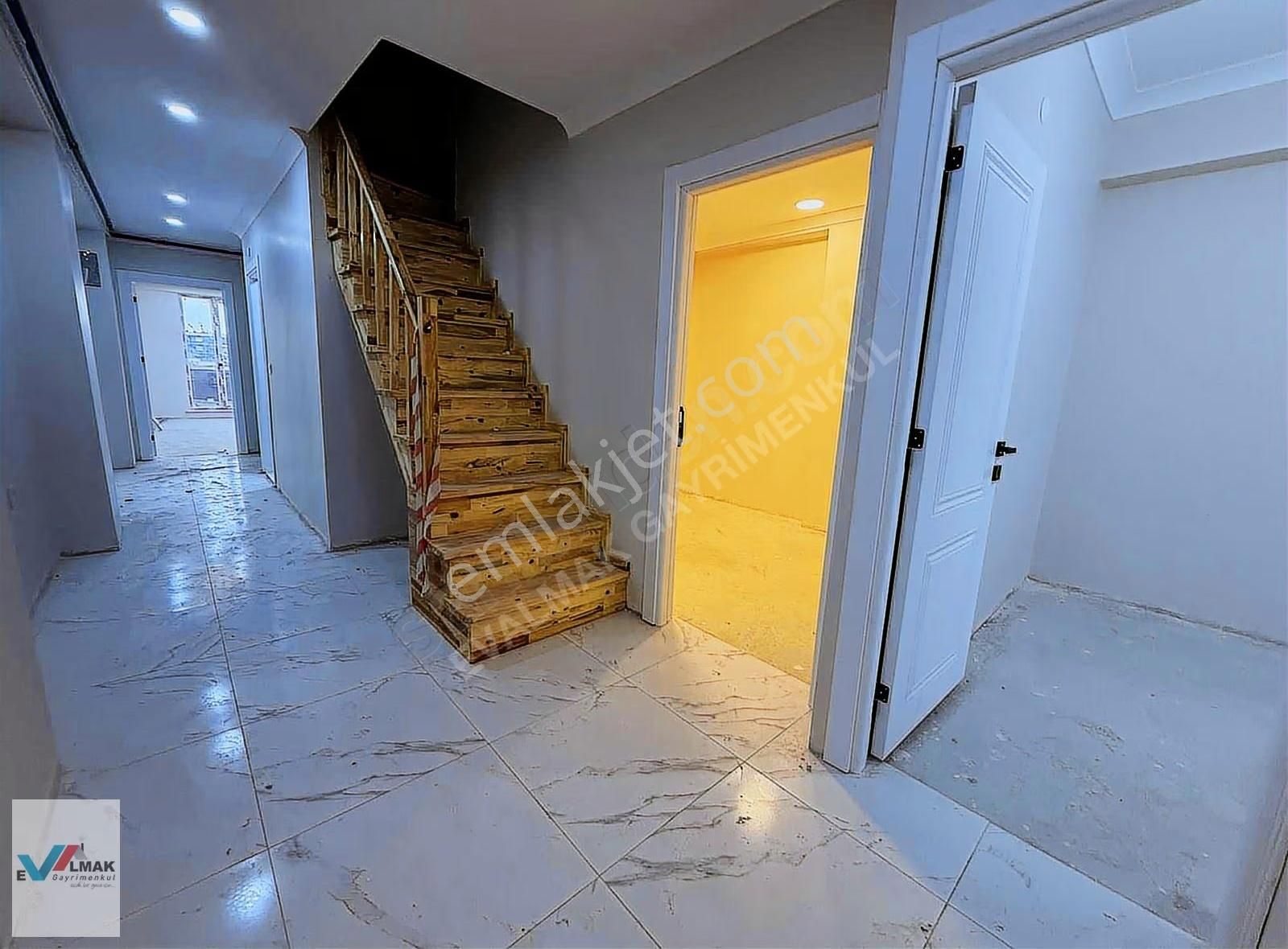 Evalmak'ta Tevfikbey Mah. 4+2 Geniş Ferah Dubleks - Görsel 19