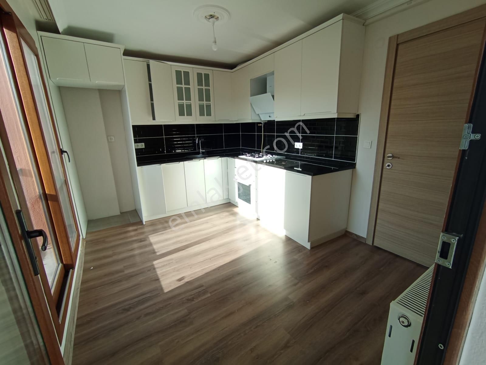 Karabağlar Merkez Eserkent Yakını Doğal Gazlı 125 M2 3+1 Yeni - Görsel 3